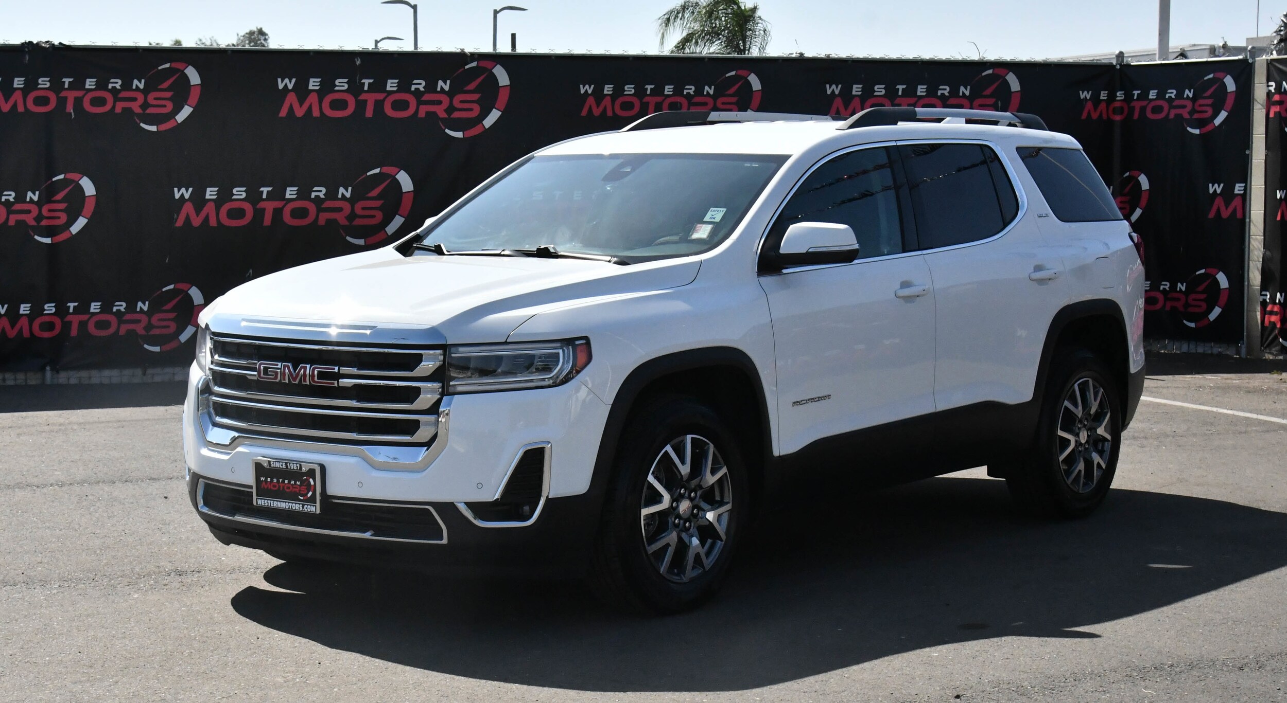 2023 Gmc Acadia SLT photo 2