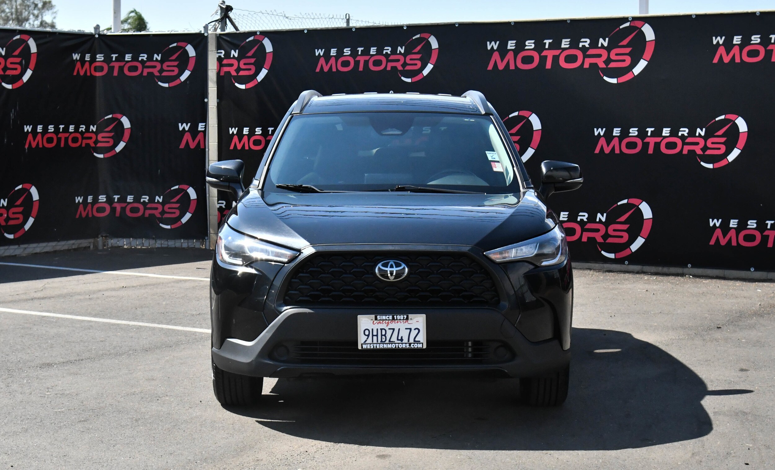 2023 Toyota Corolla Cross LE photo 2