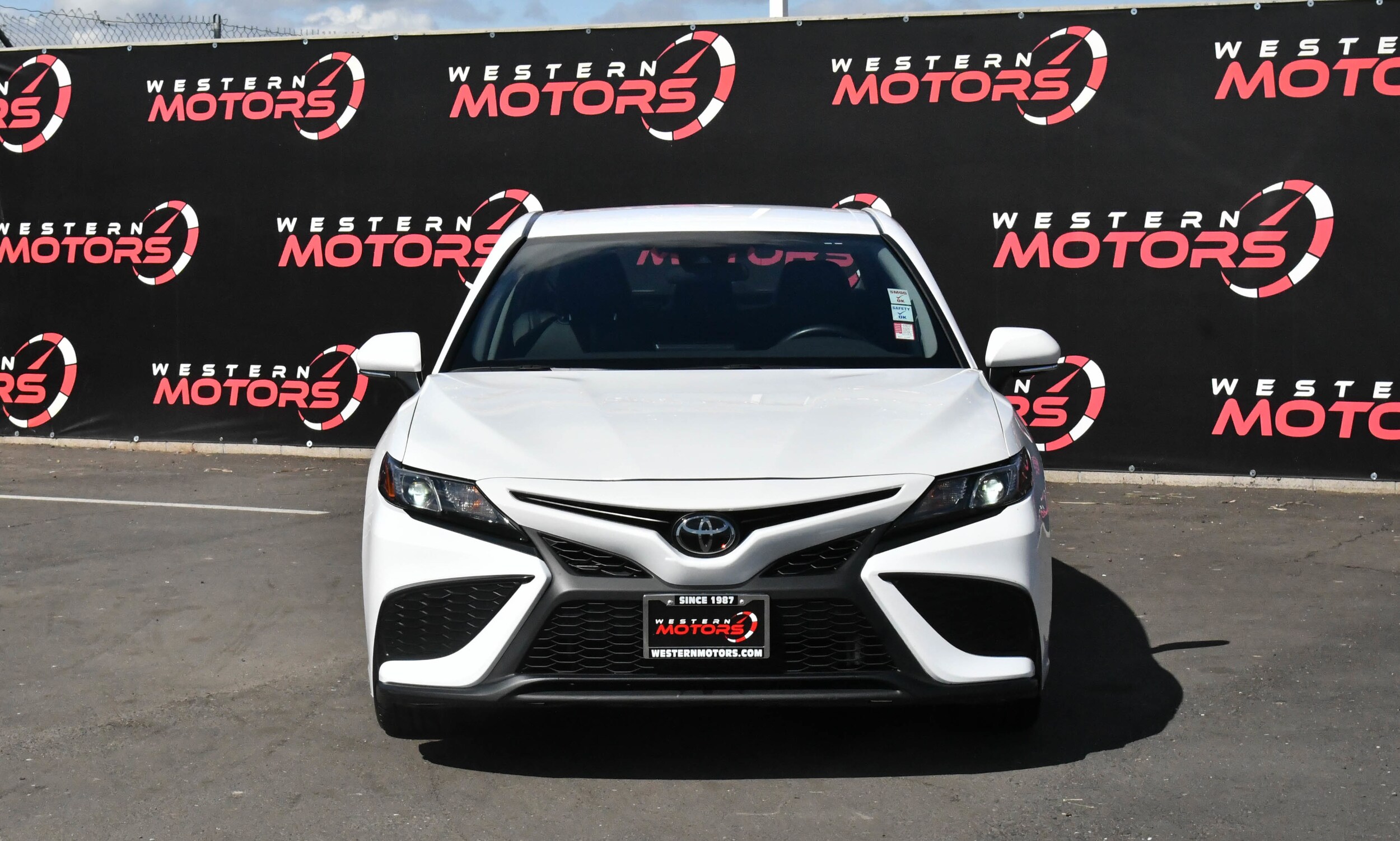 2024 Toyota Camry SE photo 2