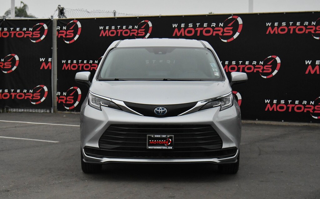 Used 2023 Toyota Sienna LE Van Passenger Van