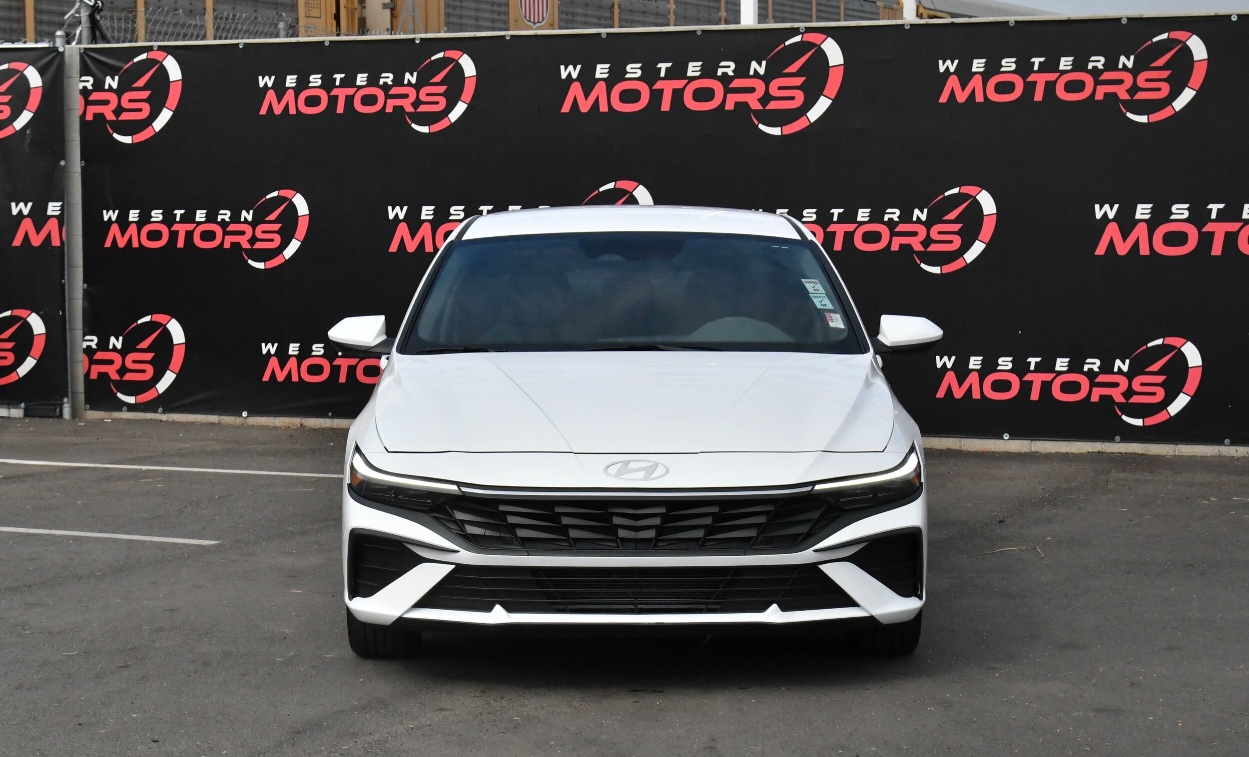 2024 Hyundai Elantra SEL photo 2