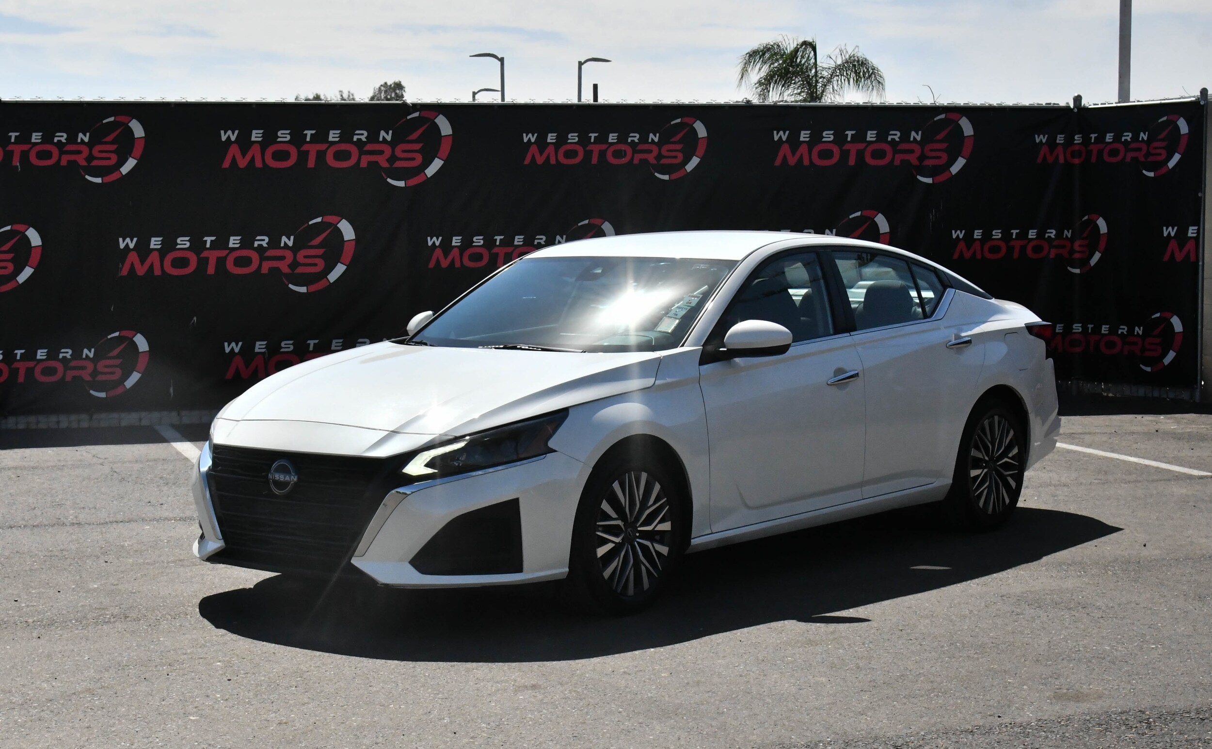 2023 Nissan Altima 2.5 SV photo 3