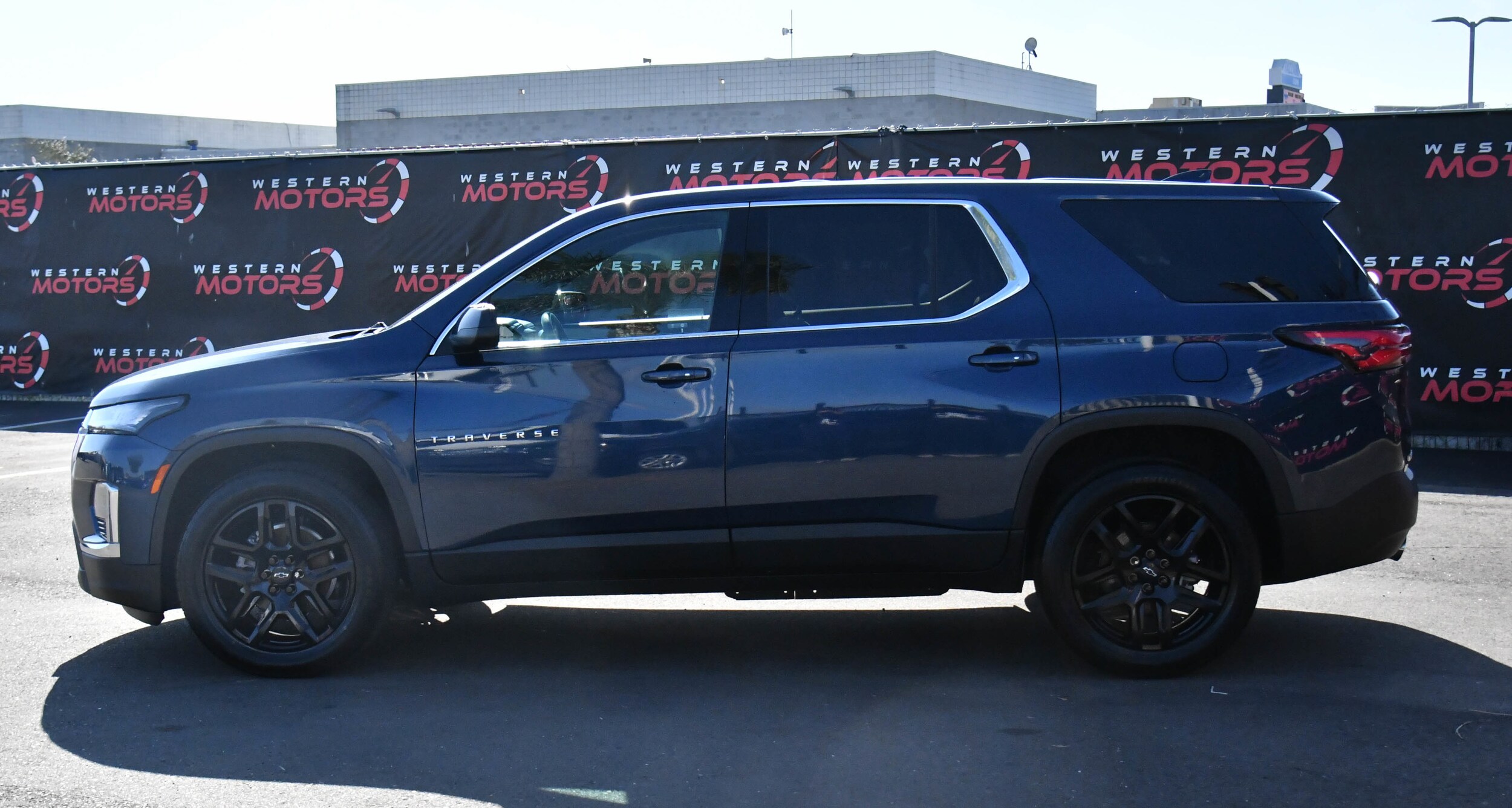 2022 Chevrolet Traverse LS photo 4