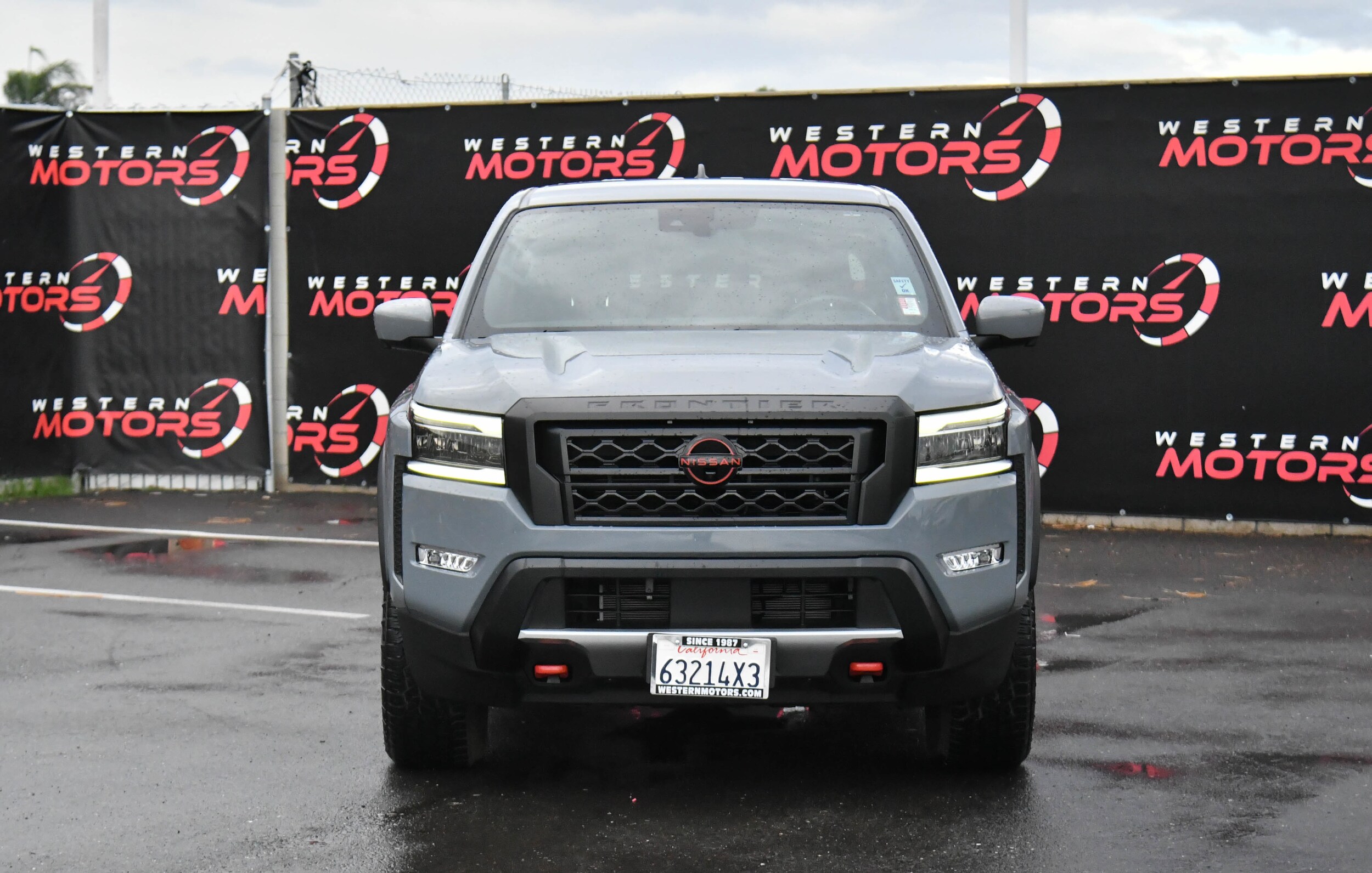 2024 Nissan Frontier PRO-X photo 2