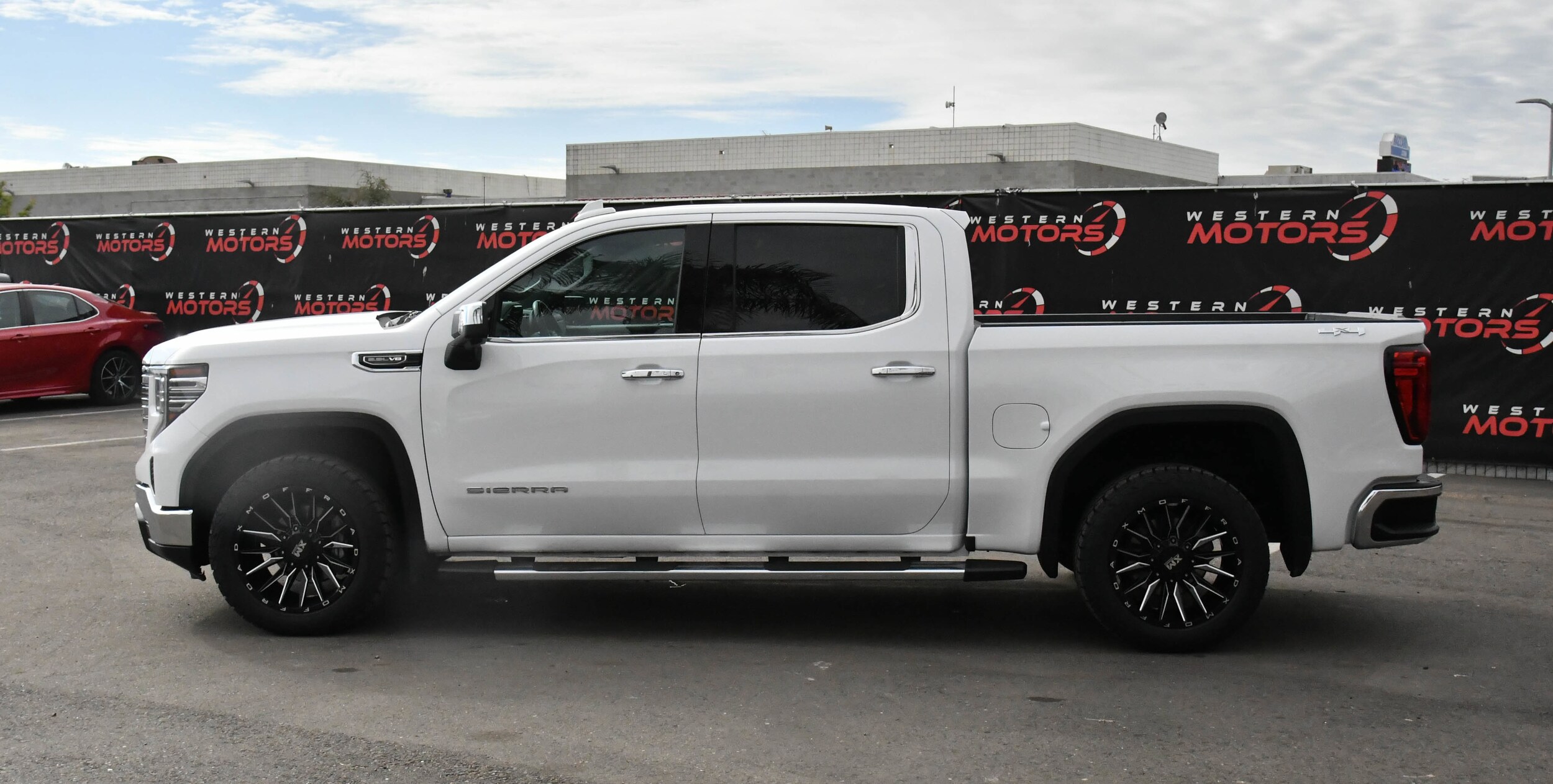 2024 Gmc Sierra 1500 SLT photo 4