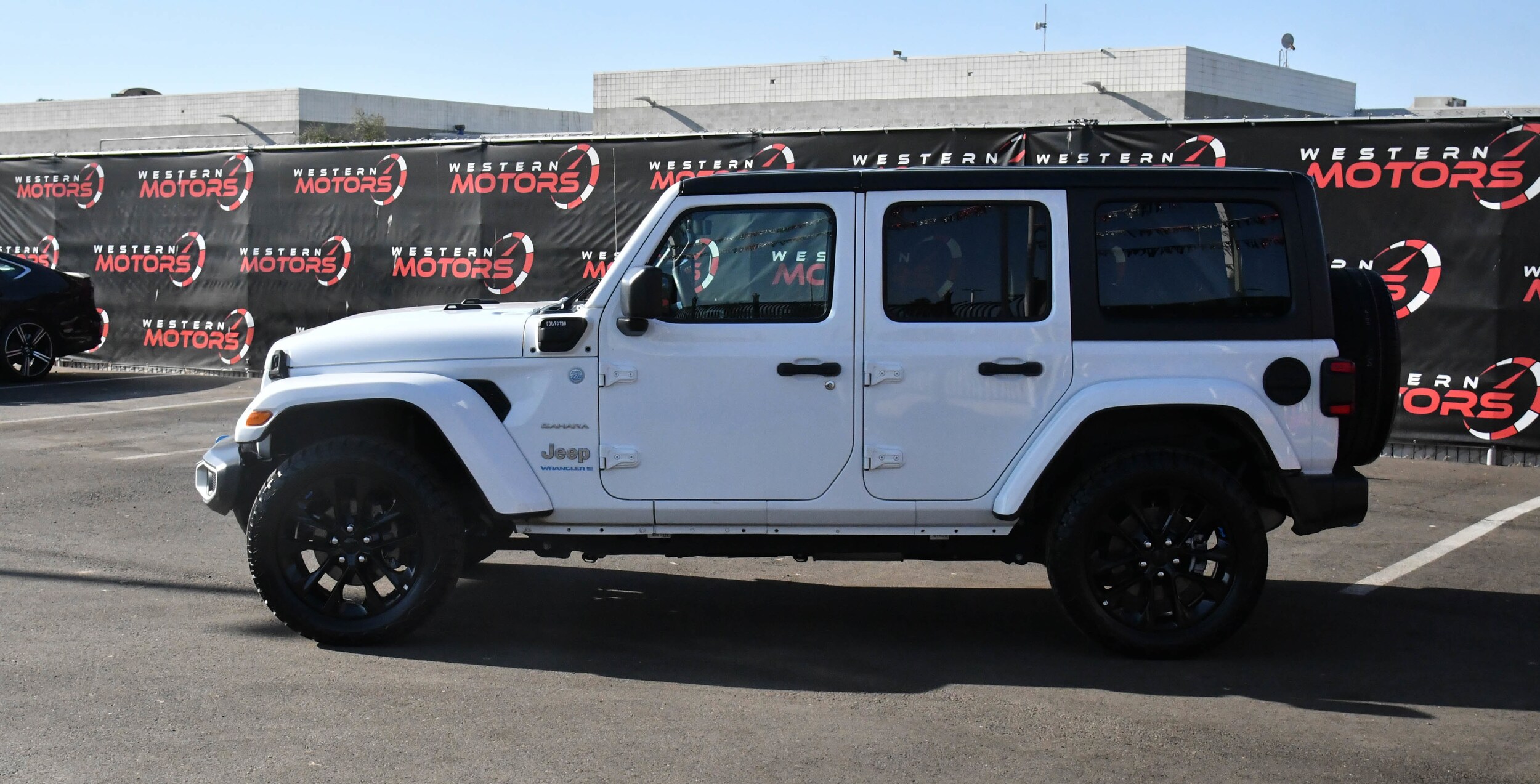 2023 Jeep Wrangler 4xe Sahara photo 2