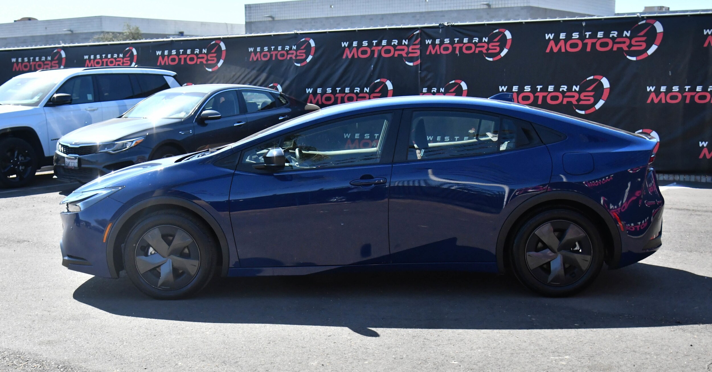 2024 Toyota Prius LE photo 4