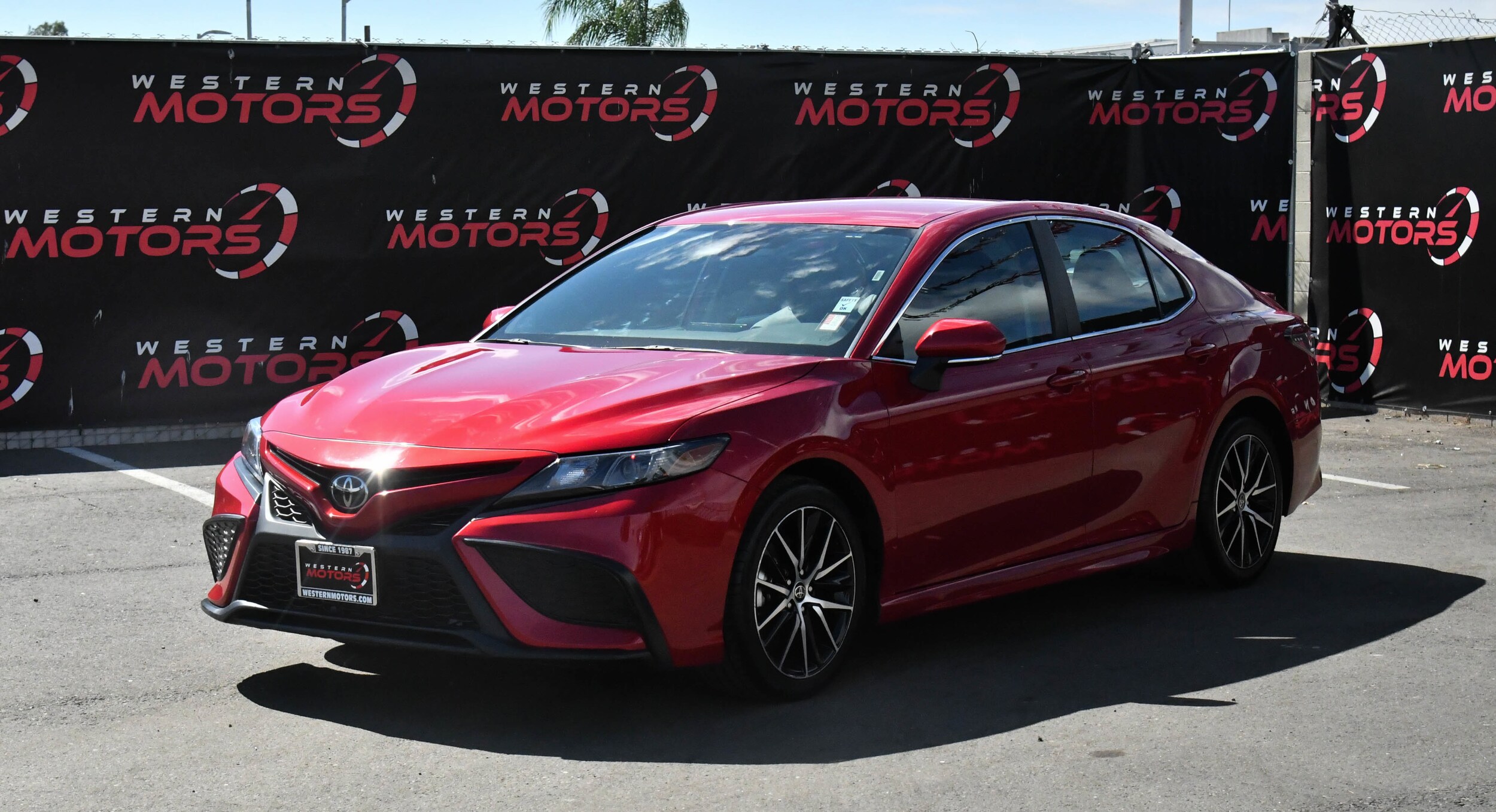 2024 Toyota Camry SE photo 3