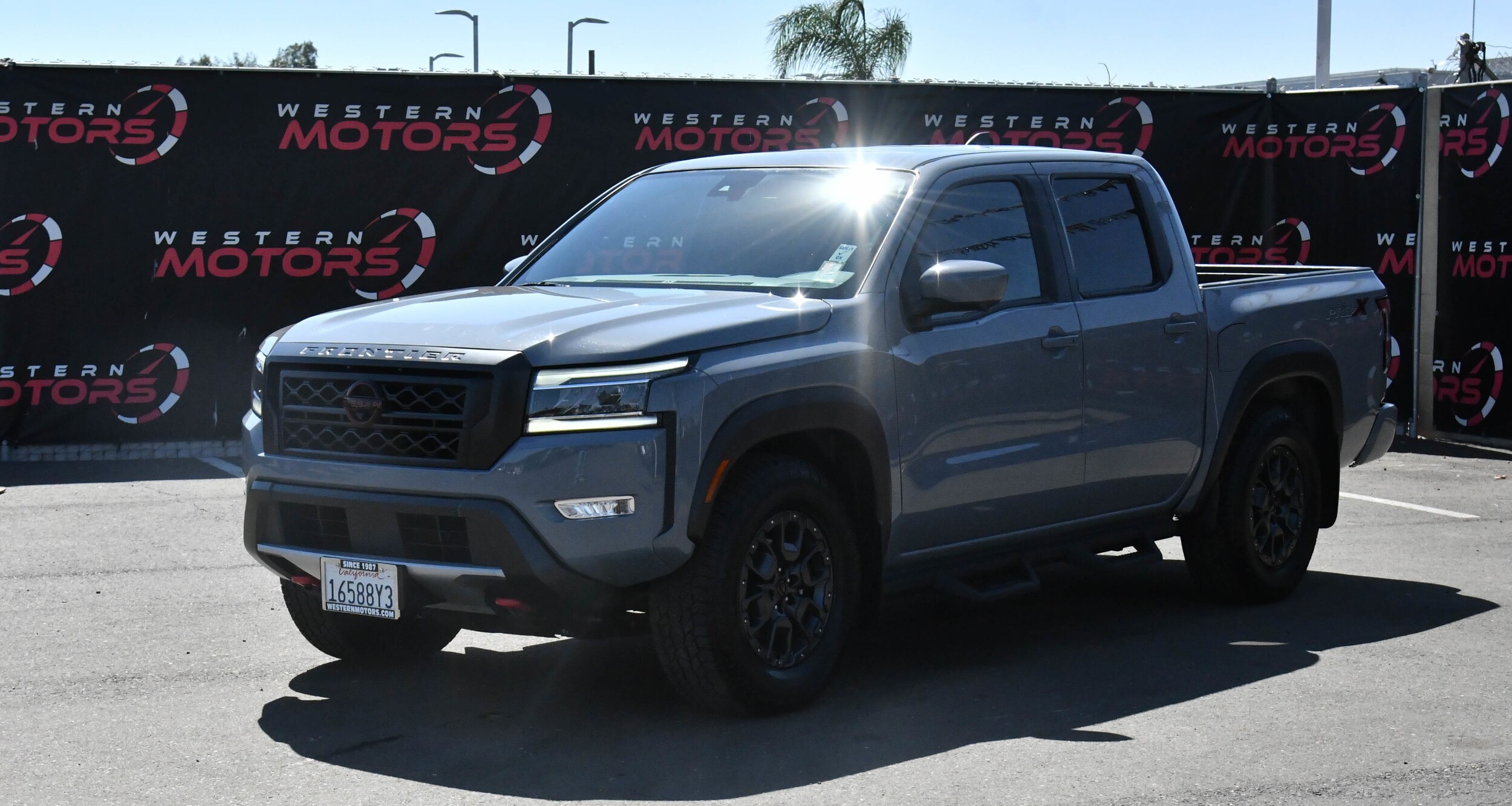 2024 Nissan Frontier PRO-X Crew Cab photo 2