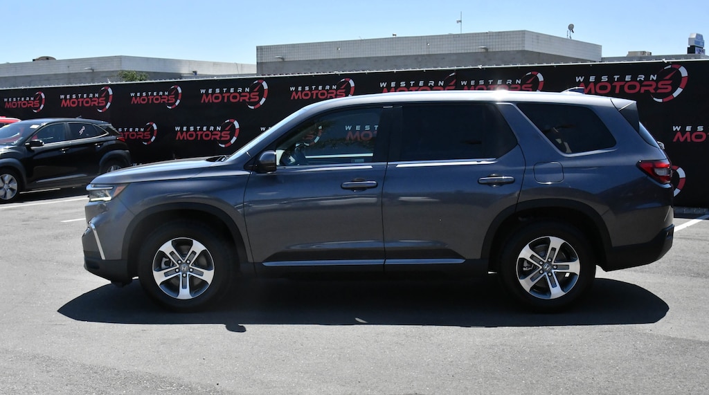 Used 2024 Honda Pilot EX-L 8 Passenger SUV