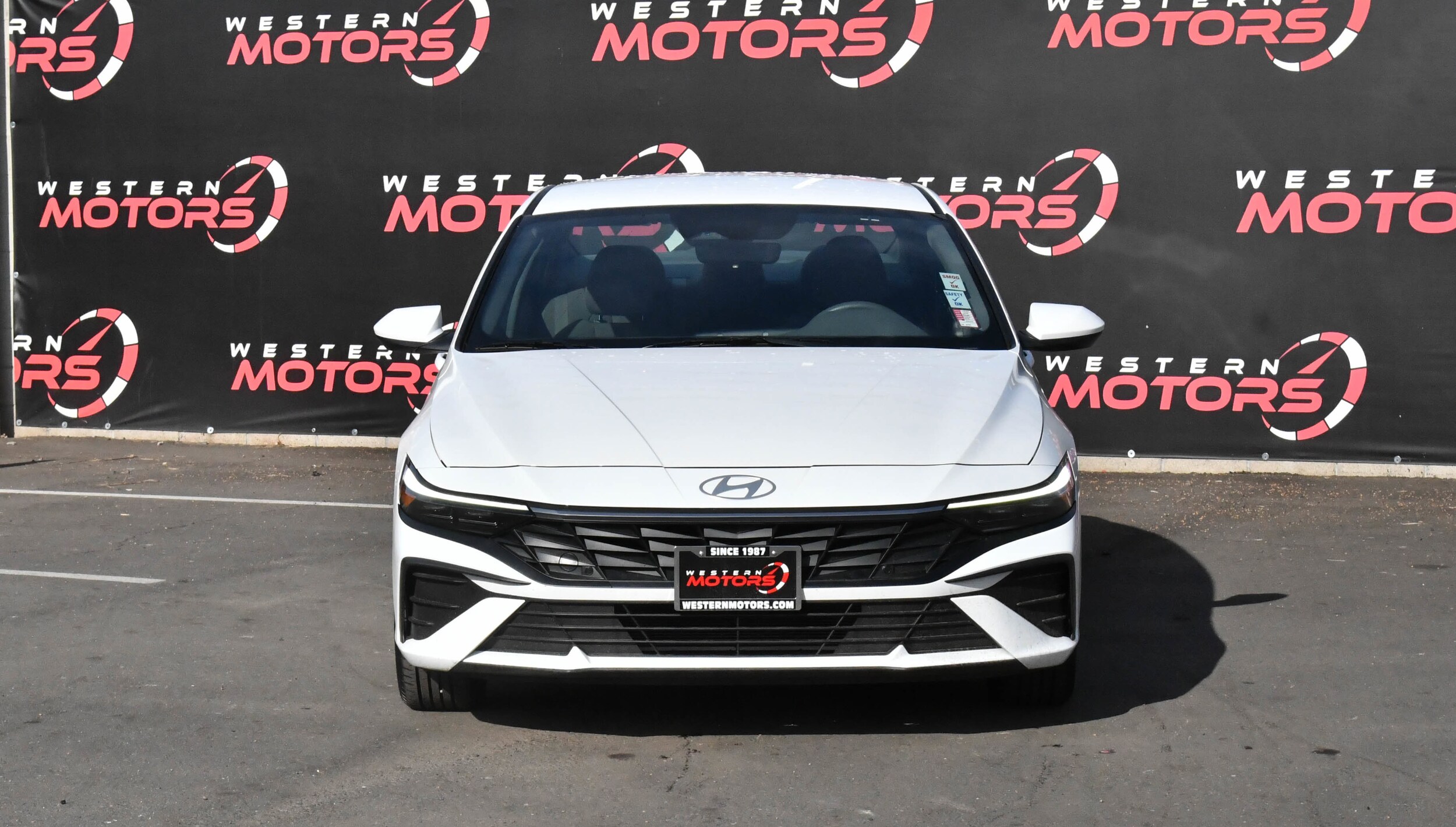 2024 Hyundai Elantra SEL photo 2