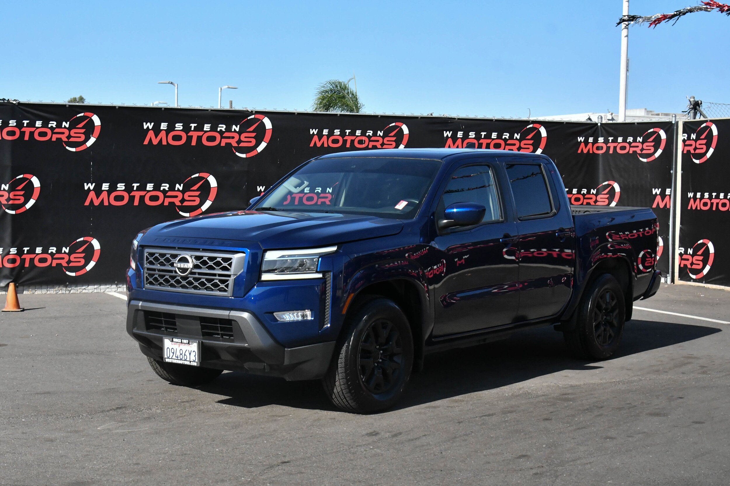 2023 Nissan Frontier Crew Cab SV photo 3