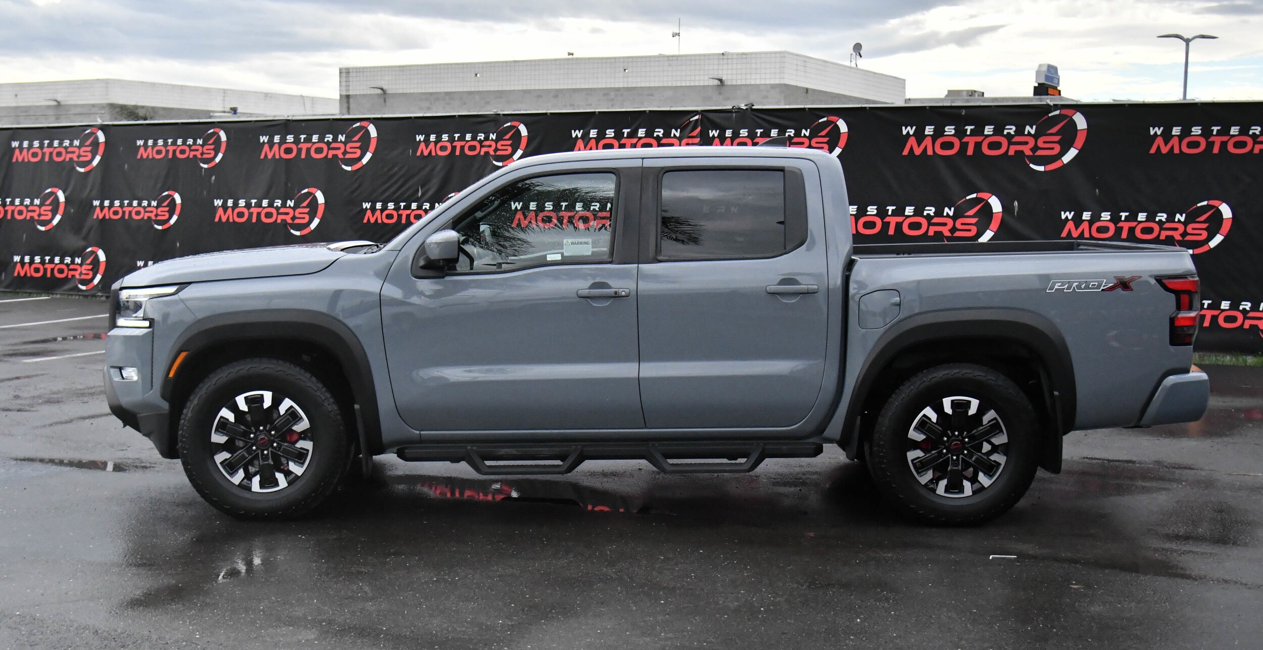 2024 Nissan Frontier PRO-X photo 4