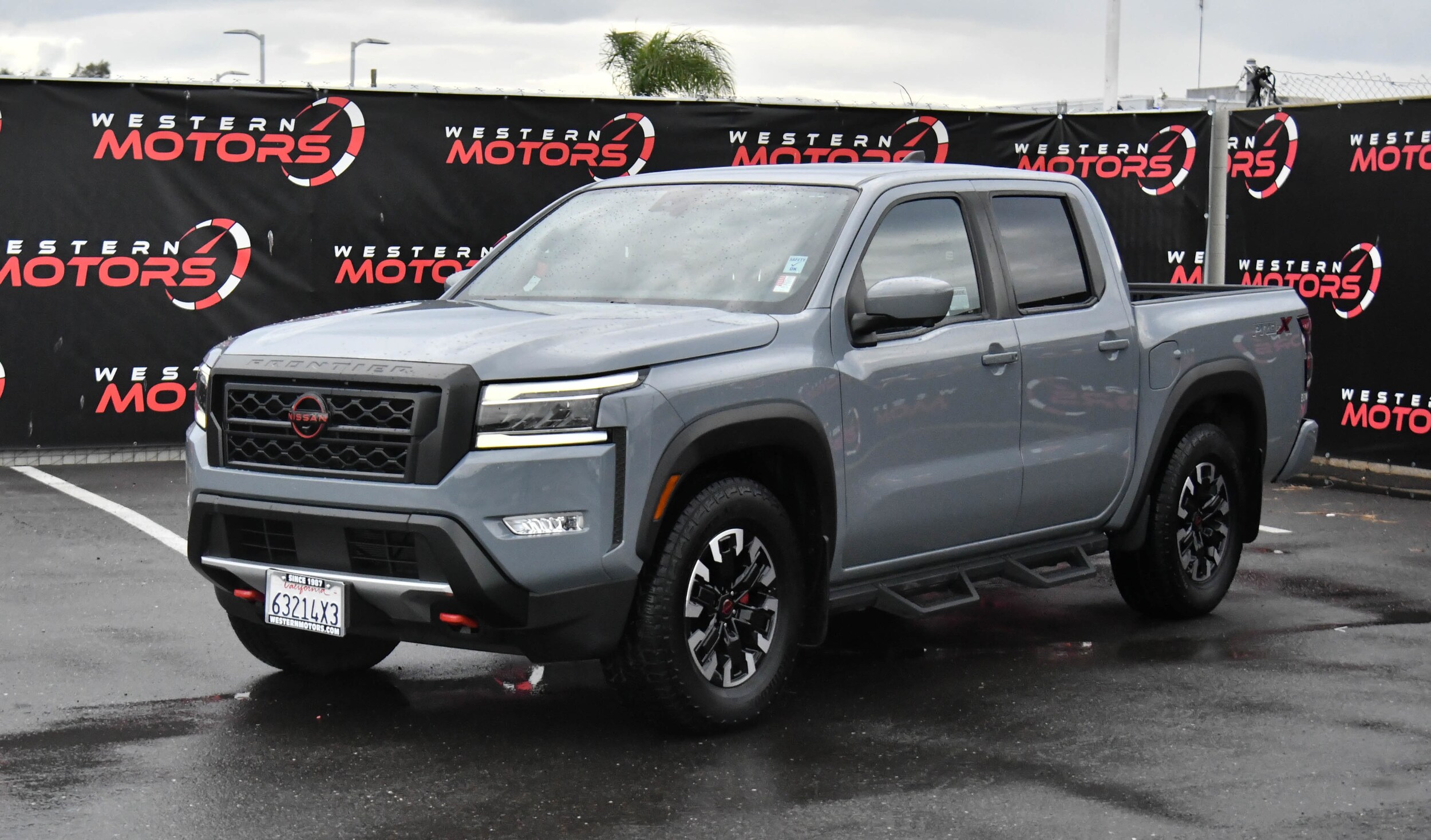 2024 Nissan Frontier PRO-X photo 3