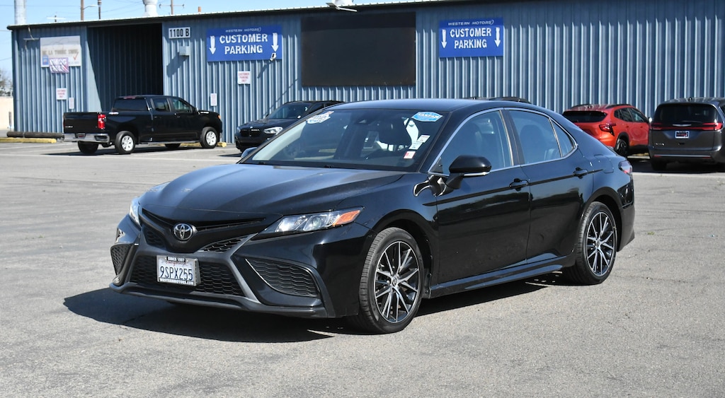 Used 2022 Toyota Camry SE Sedan 4D Sedan