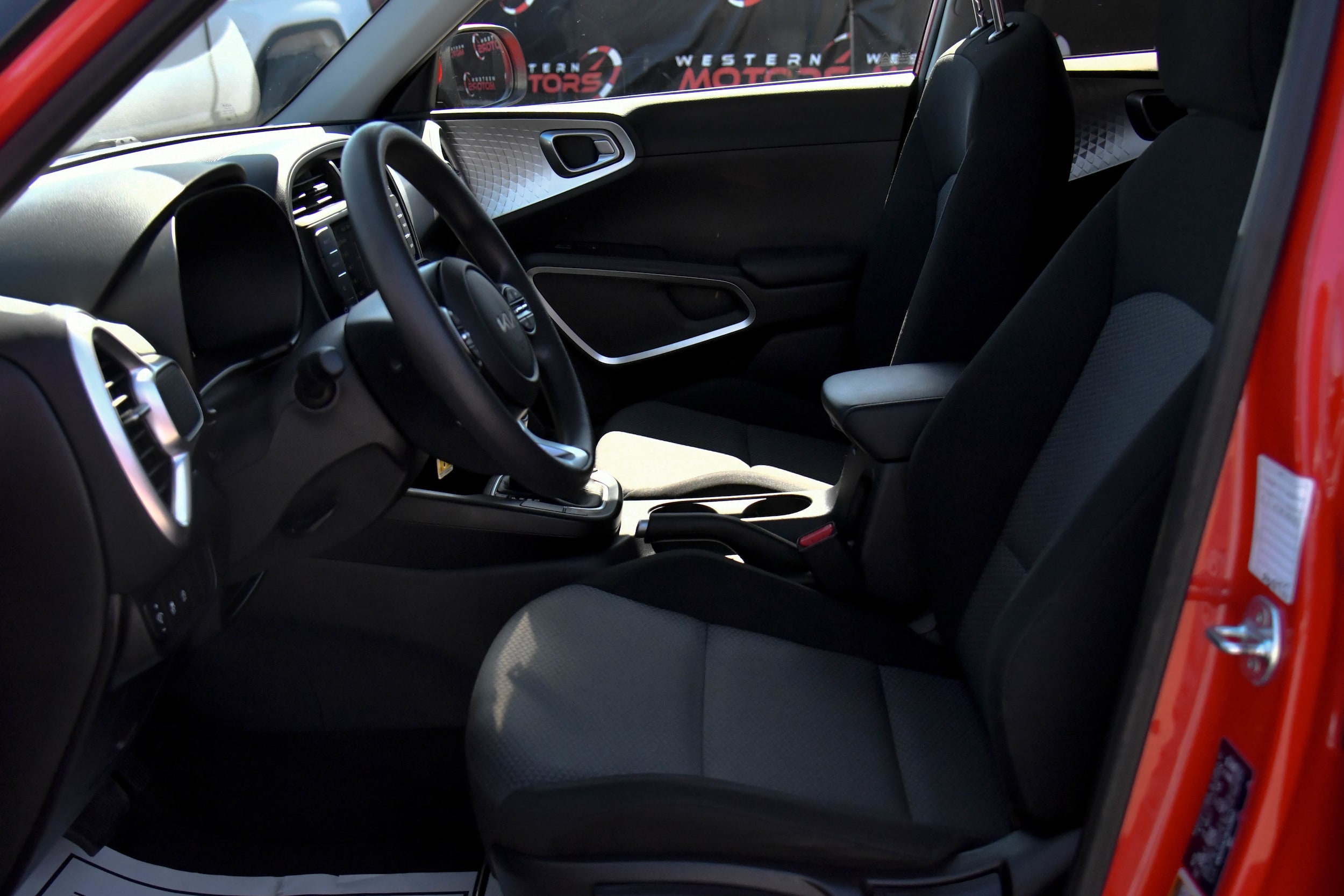2024 Kia Soul LX - Photo 13