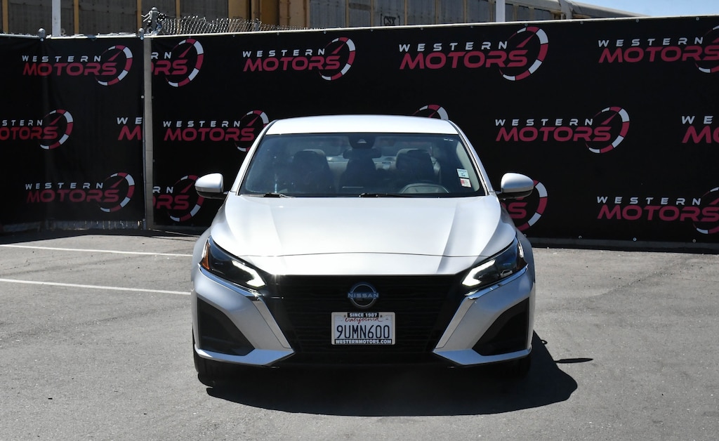 Used 2023 Nissan Altima 2.5 SV Sedan