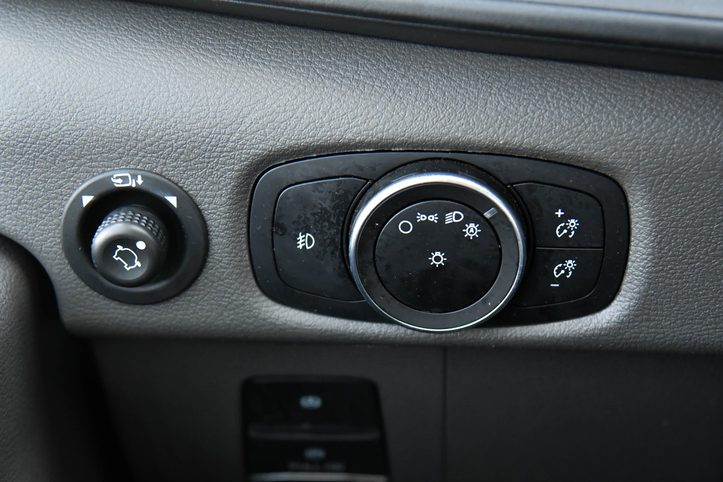 2023 Ford Transit Passenger Van XLT - Photo 29