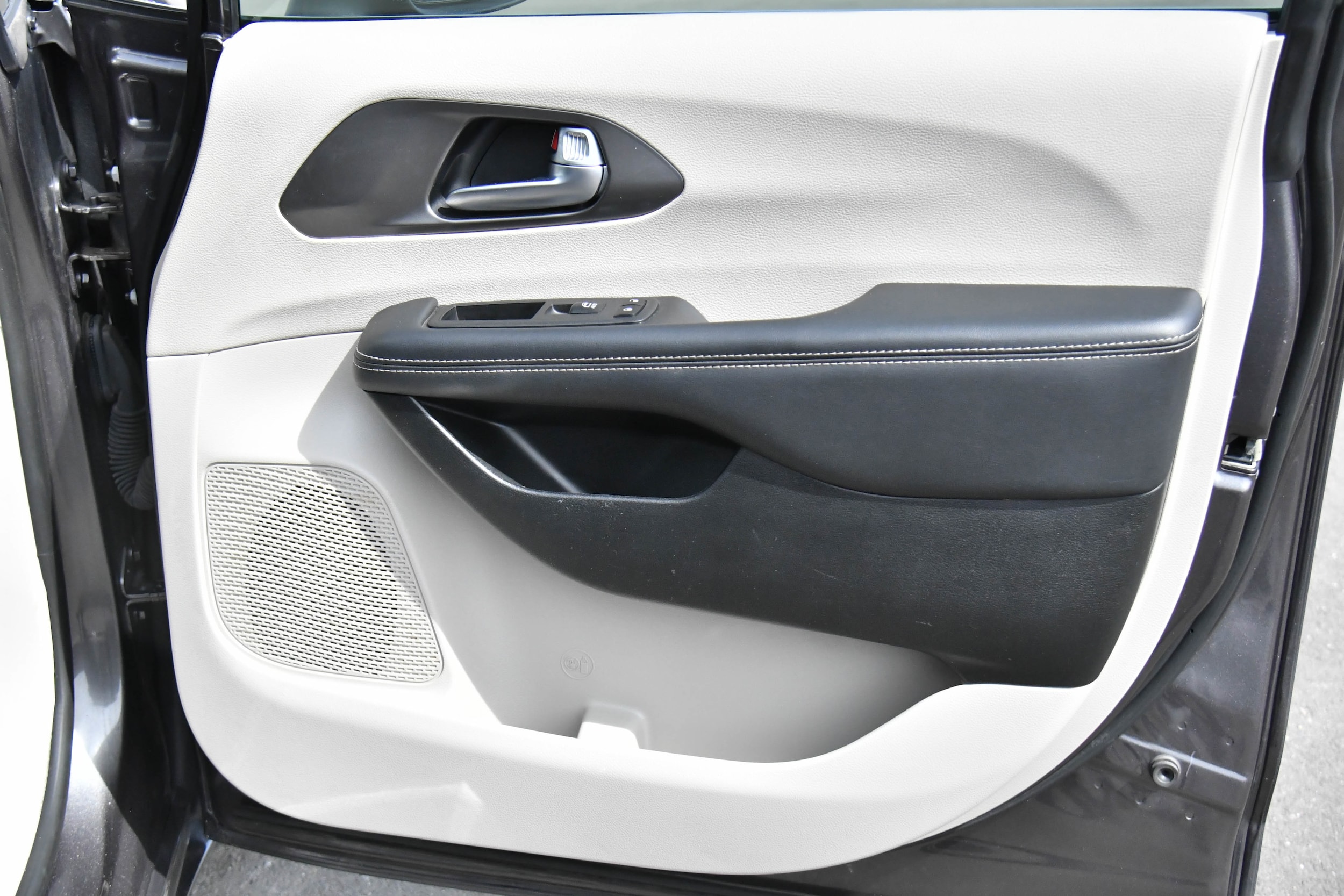 2023 Chrysler Pacifica Touring L - Photo 45