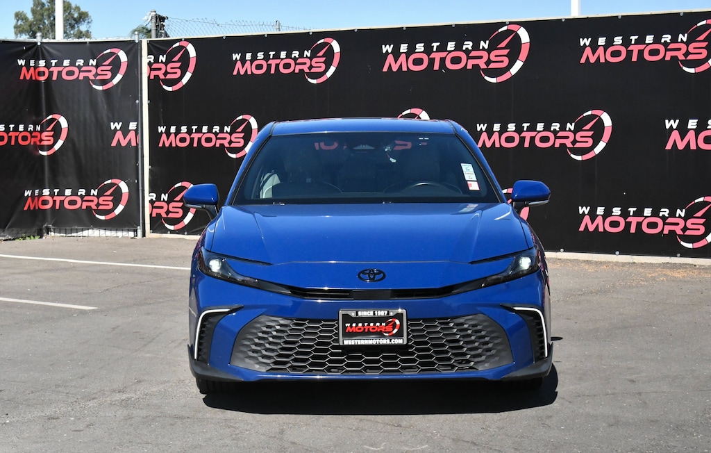 Used 2025 Toyota Camry SE Sedan 4D Sedan