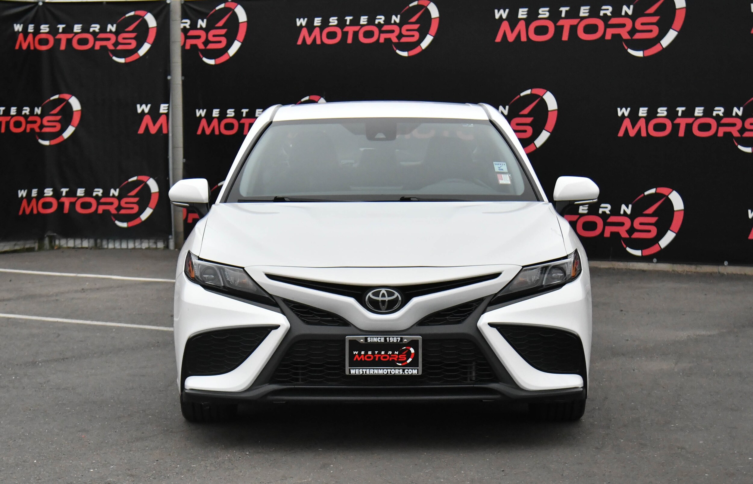 2023 Toyota Camry SE photo 2