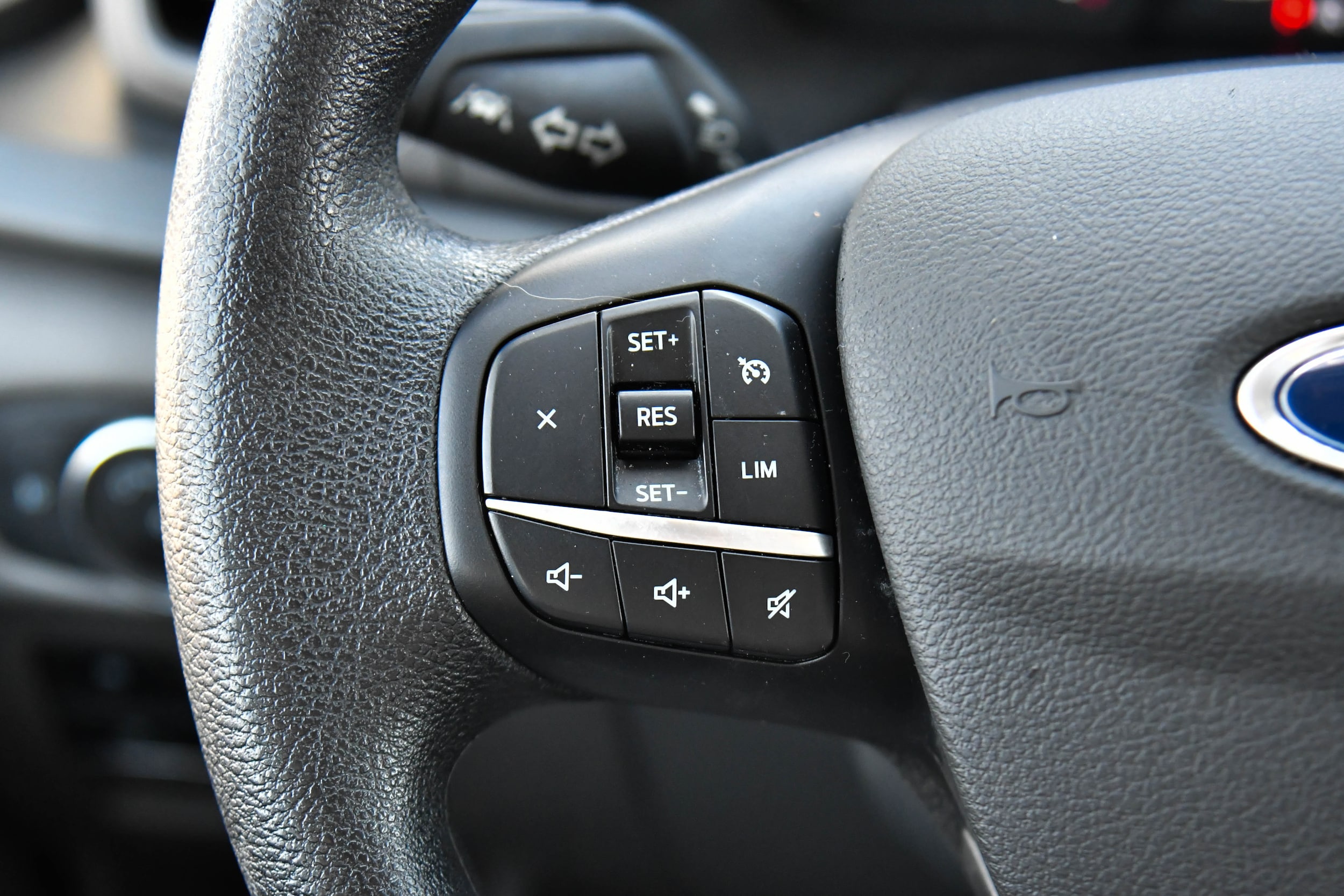 2023 Ford Transit Passenger Van XLT - Photo 28