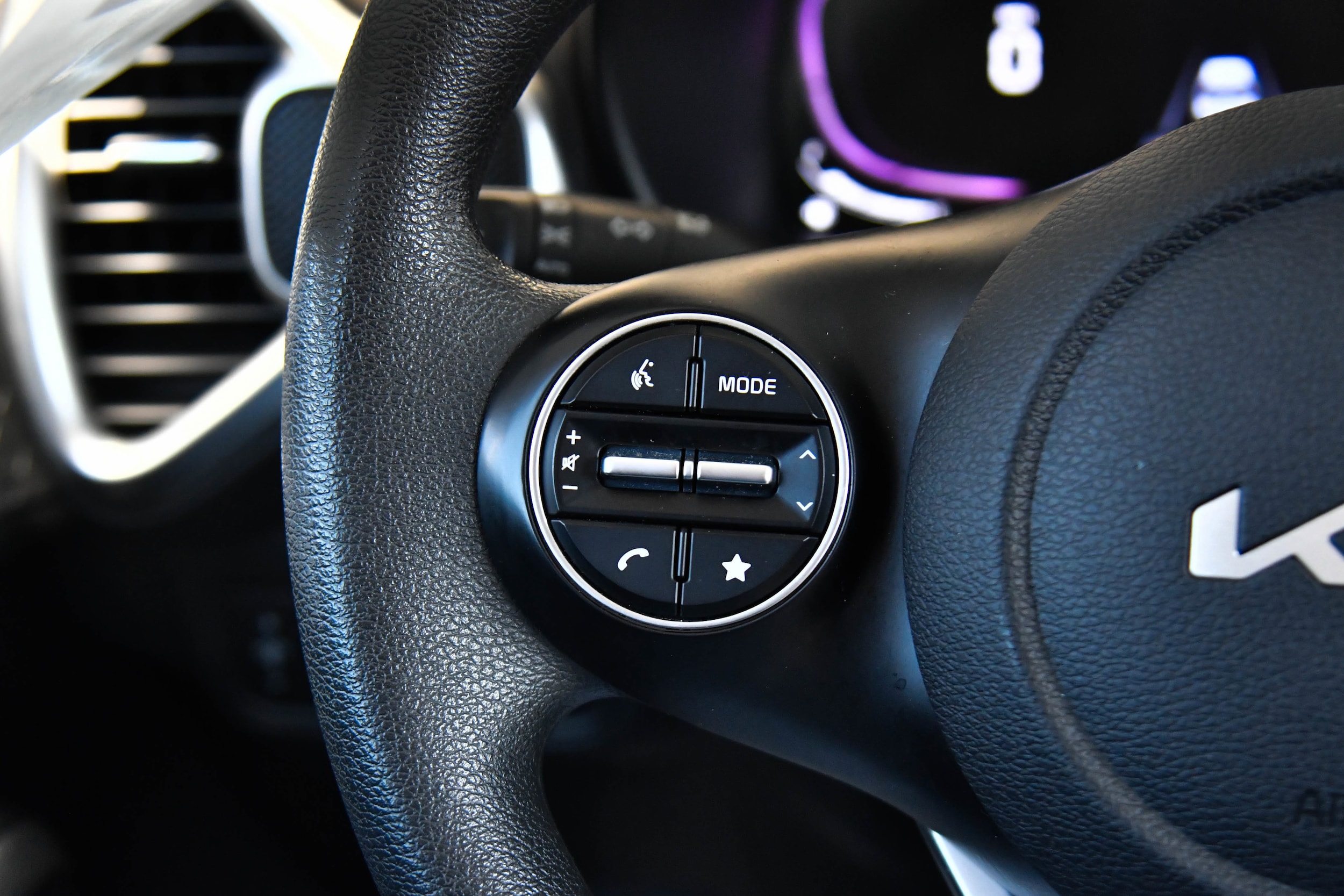 2024 Kia Soul LX - Photo 22