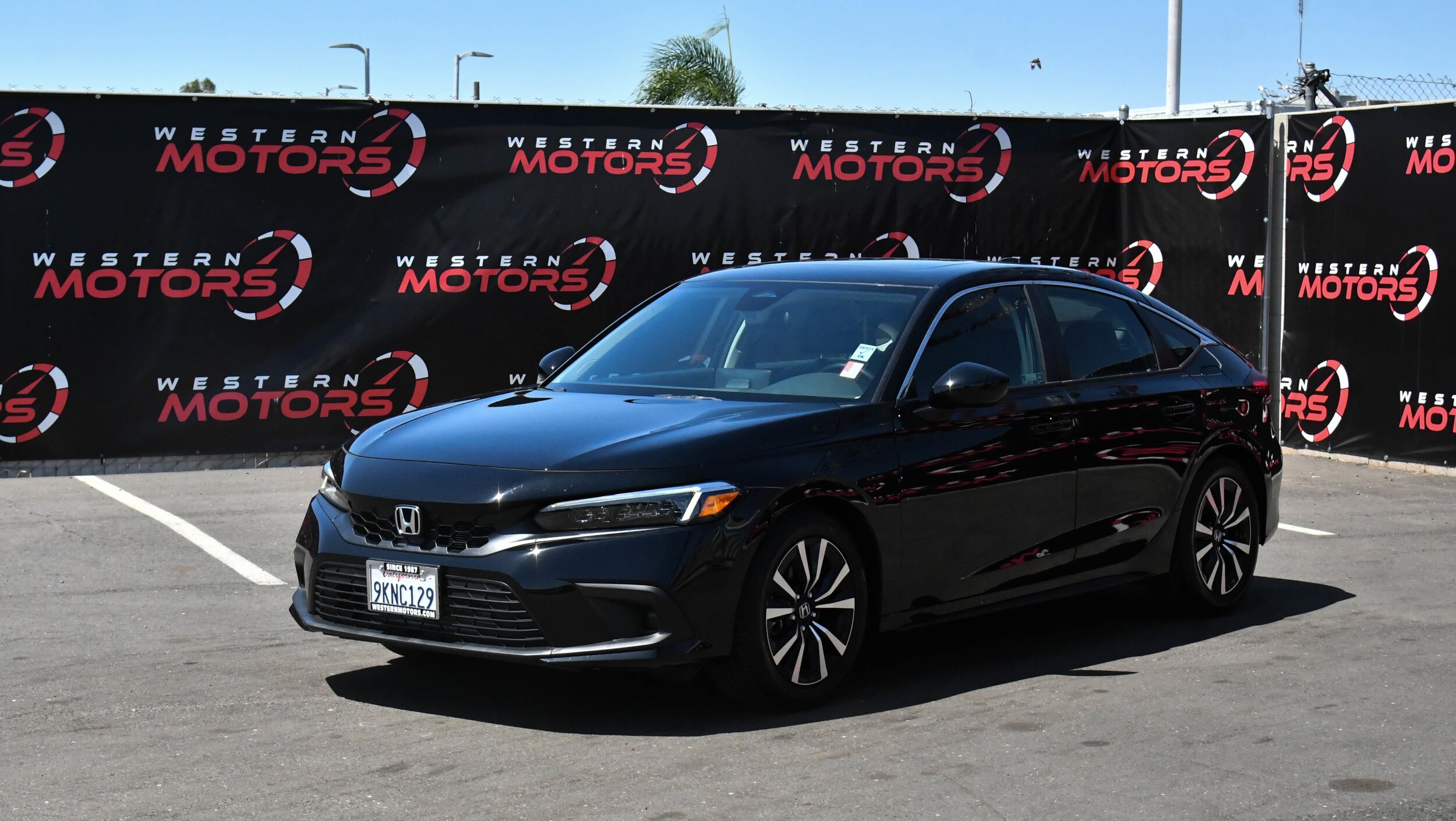 2024 Honda Civic Hatchback EX-L photo 3