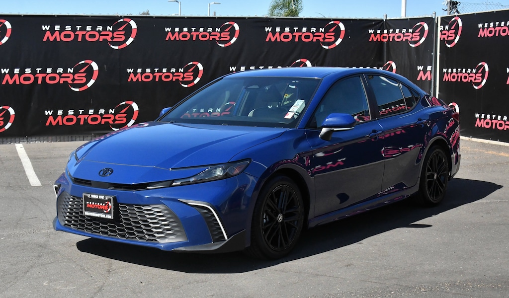 Used 2025 Toyota Camry SE Sedan 4D Sedan