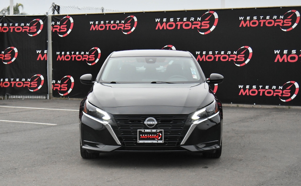 Used 2024 Nissan Altima 2.5 SV Sedan