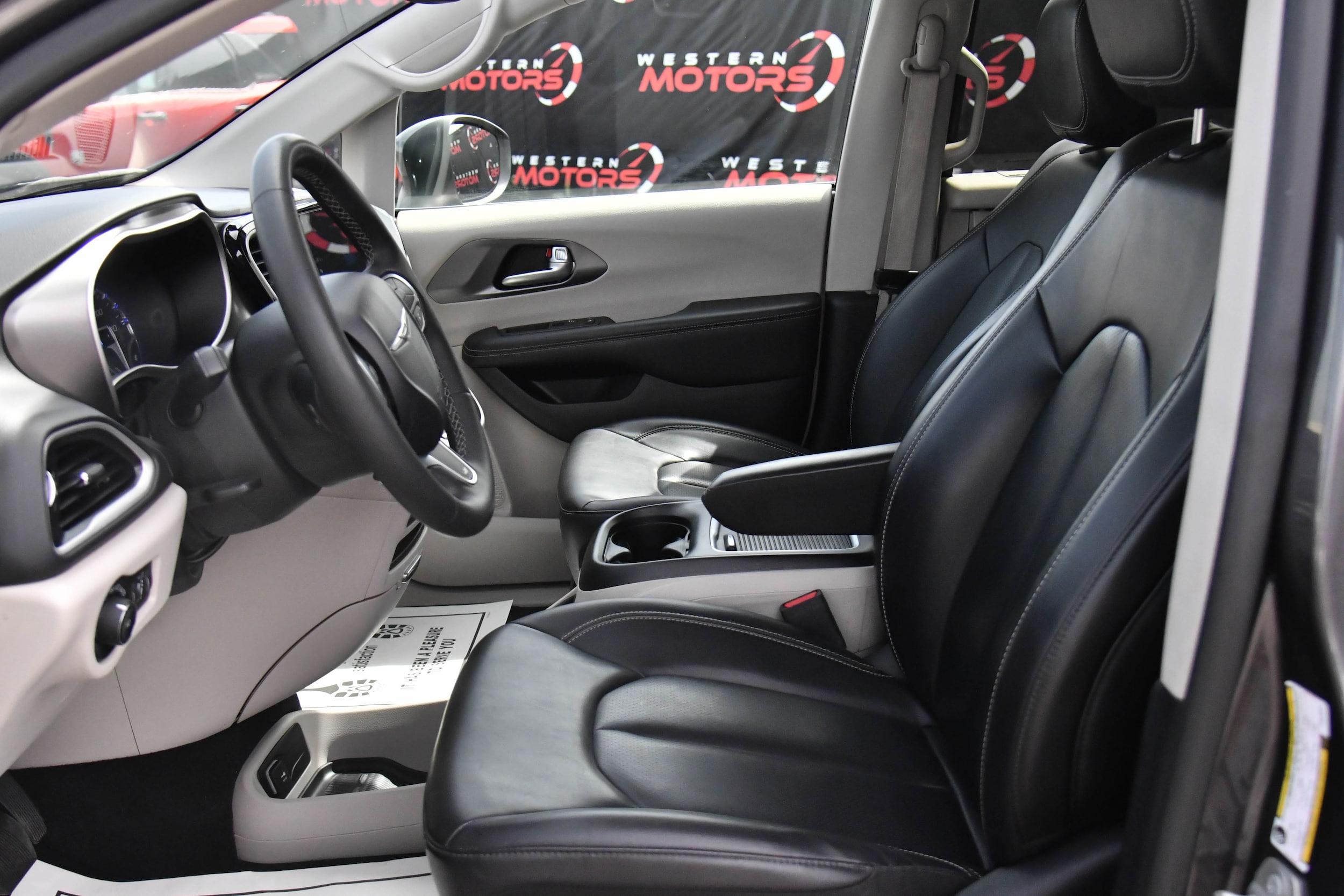 2023 Chrysler Pacifica Touring L - Photo 15