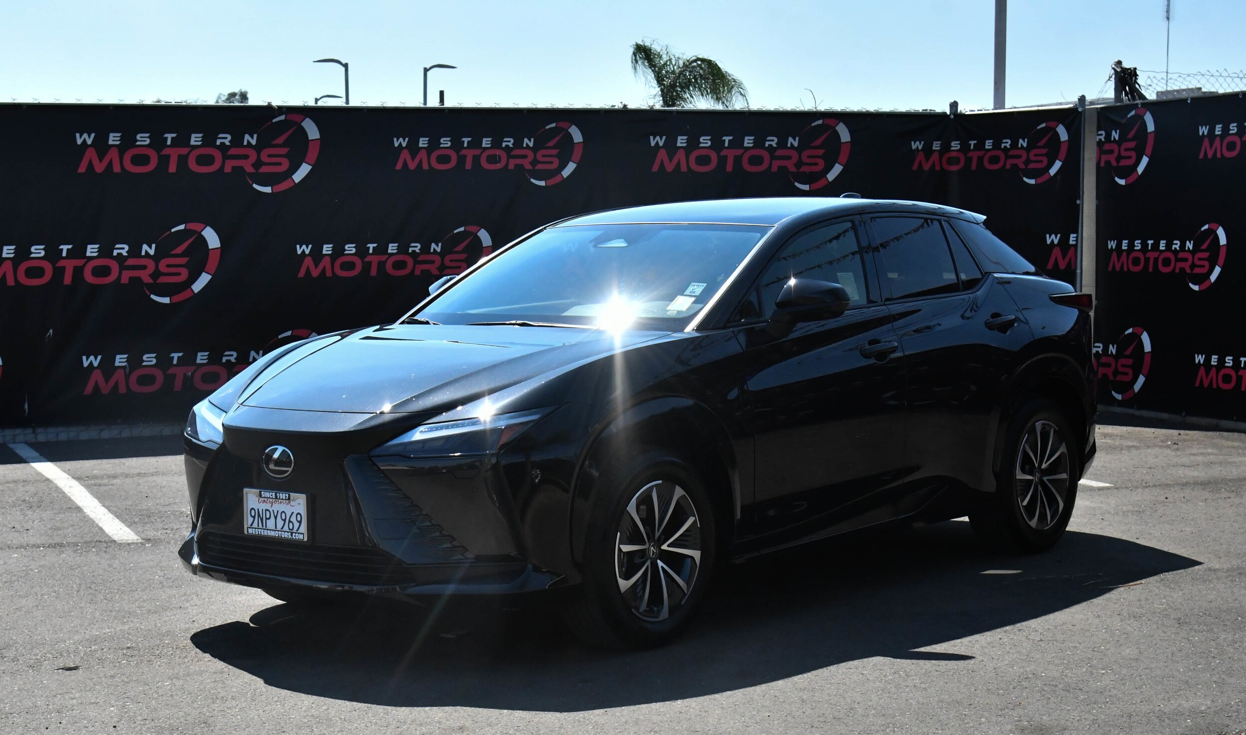 2024 Lexus RZ 300e Premium photo 3
