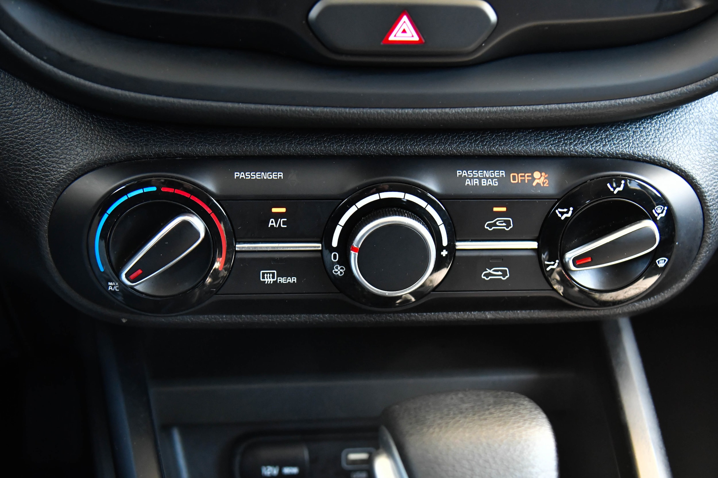 2024 Kia Soul LX - Photo 16