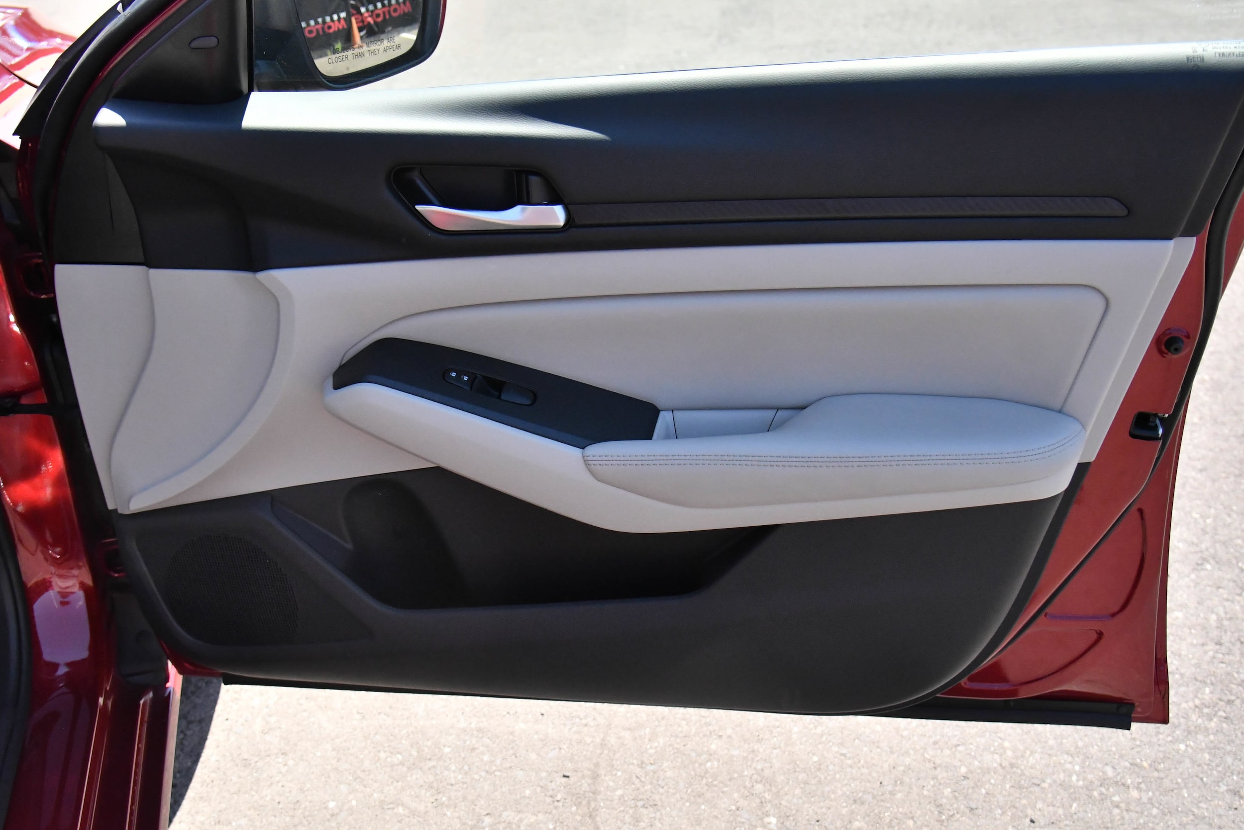 2025 Nissan Altima SV - Photo 35