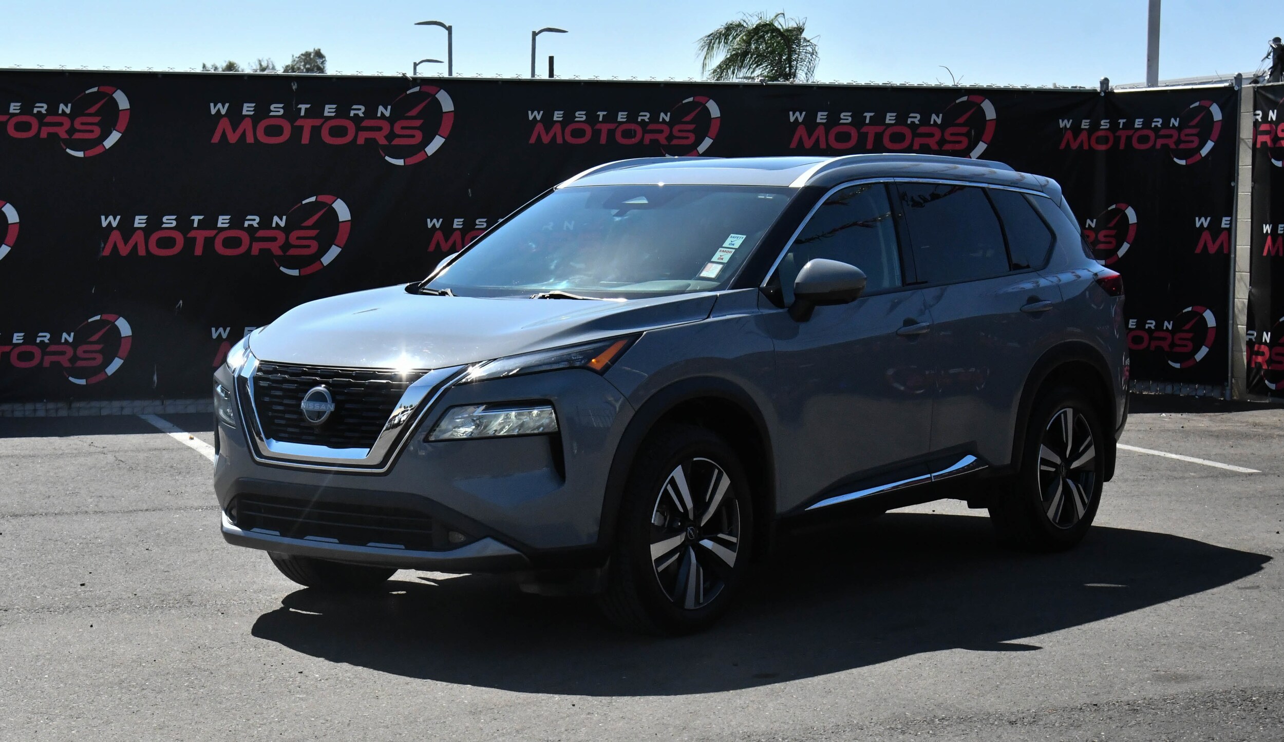 2022 Nissan Rogue SL photo 2