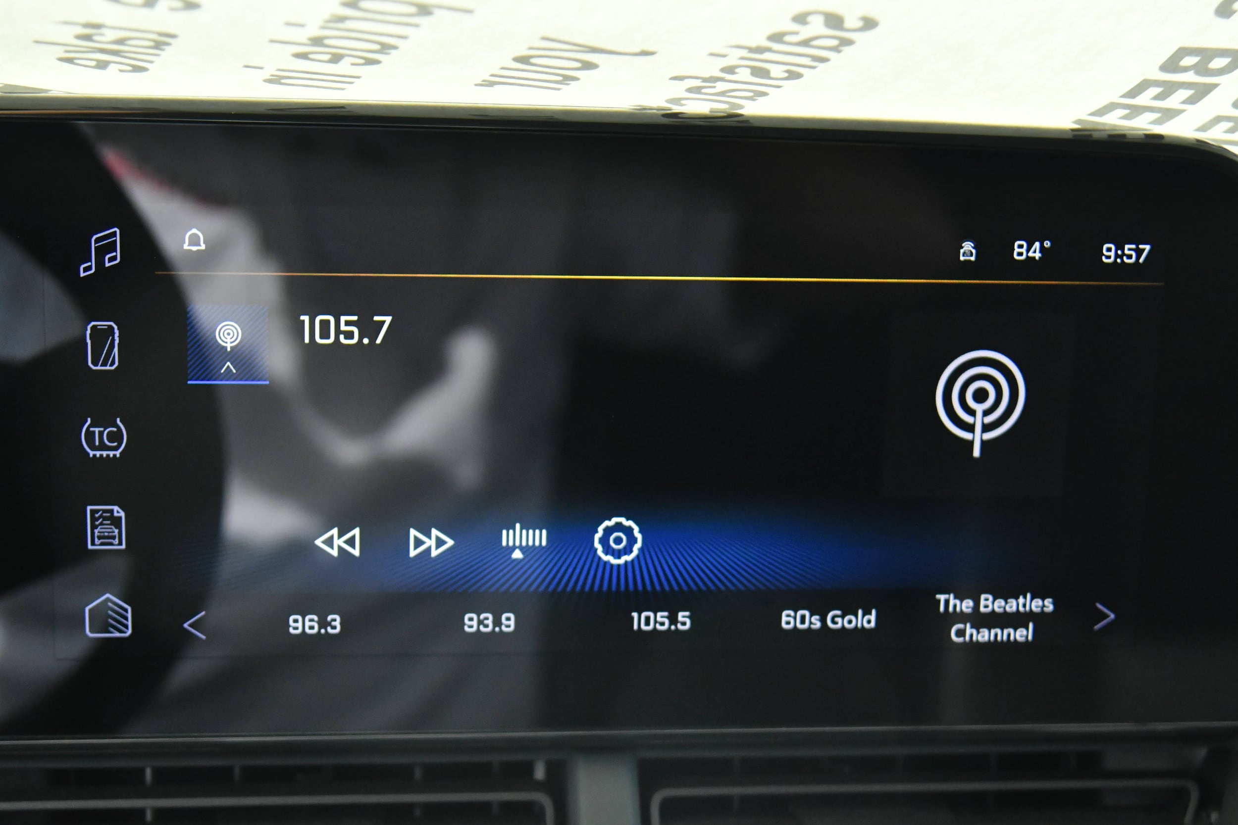 2025 Chevrolet Trax LT - Photo 18