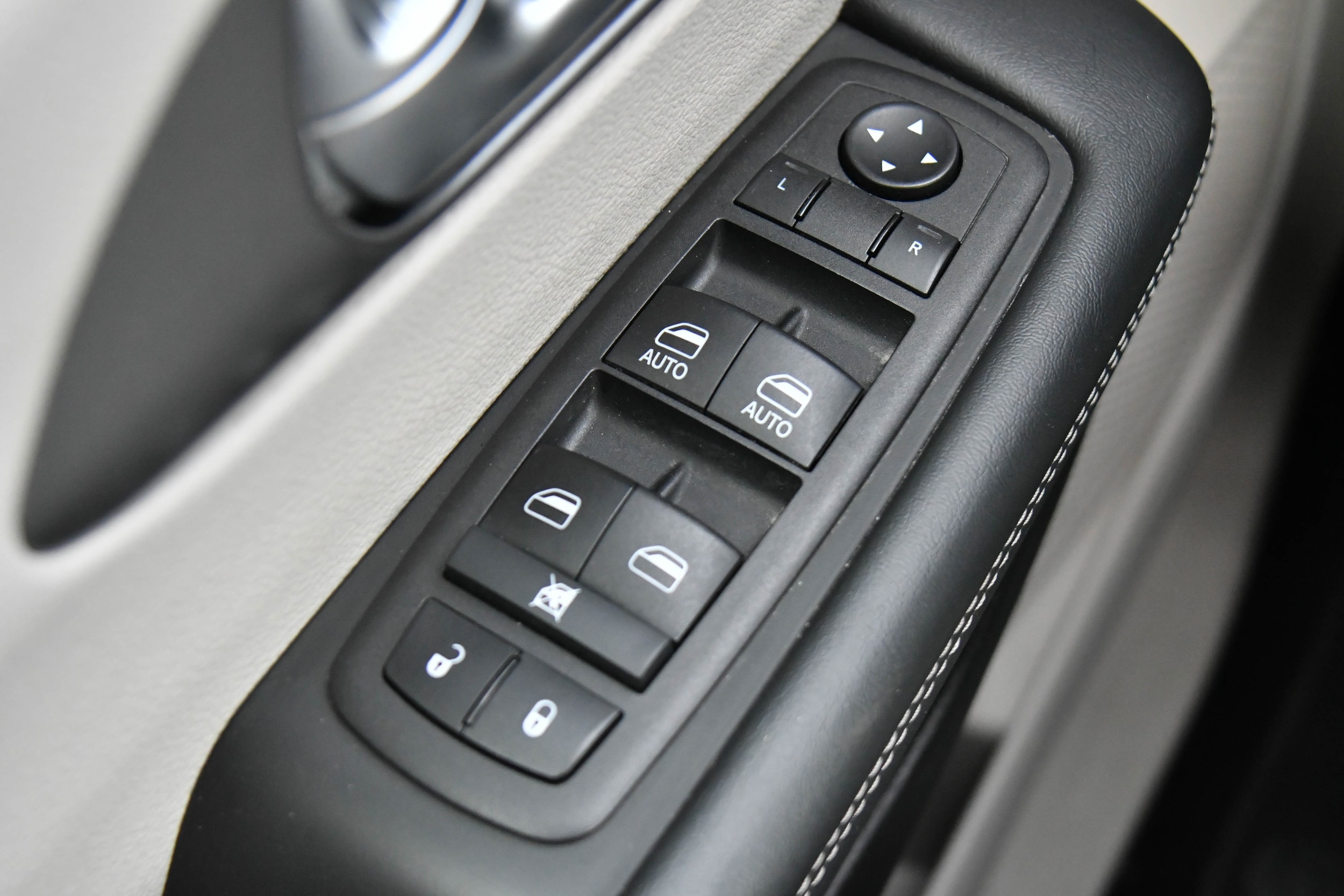 2023 Chrysler Pacifica Touring L - Photo 31
