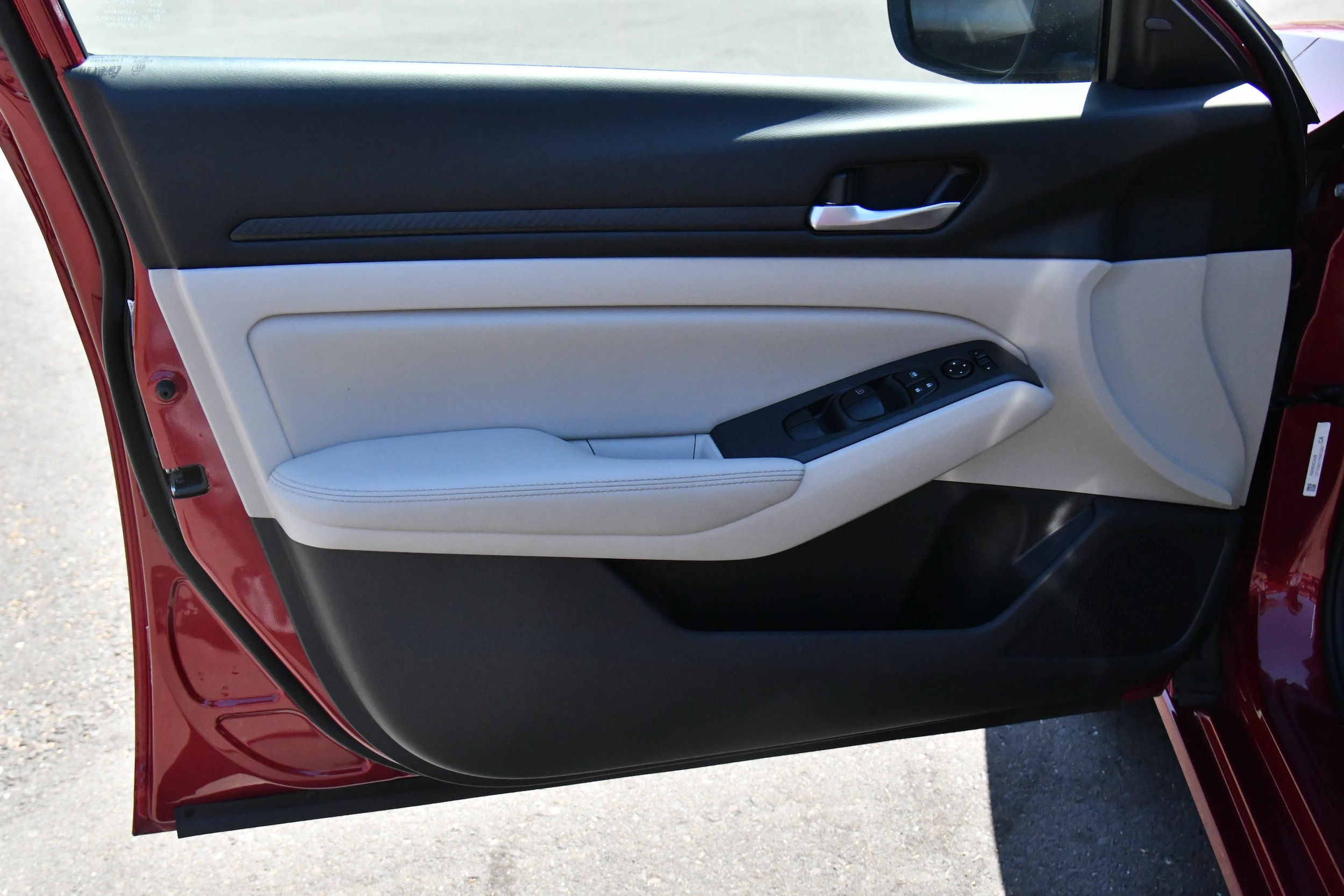 2025 Nissan Altima SV - Photo 11