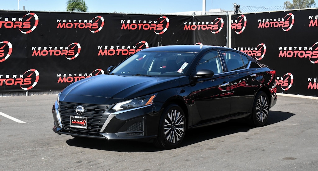 Used 2024 Nissan Altima 2.5 SV Sedan