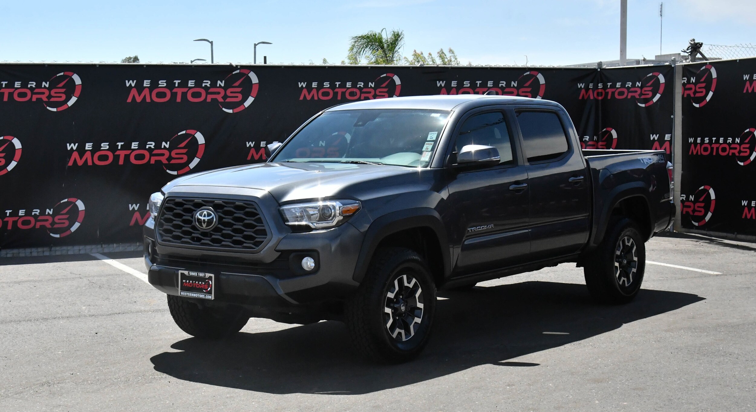 2023 Toyota Tacoma TRD Off-Road photo 3