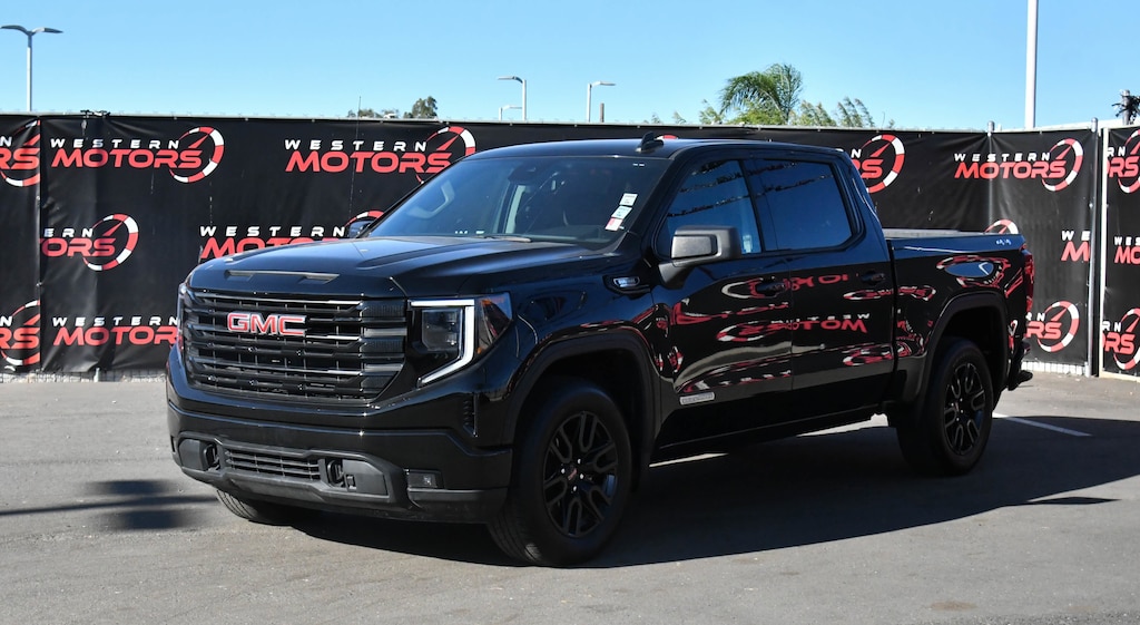 Used 2023 GMC Sierra 1500 Elevation 4WD Crew Cab 147 Elevation w/3SB