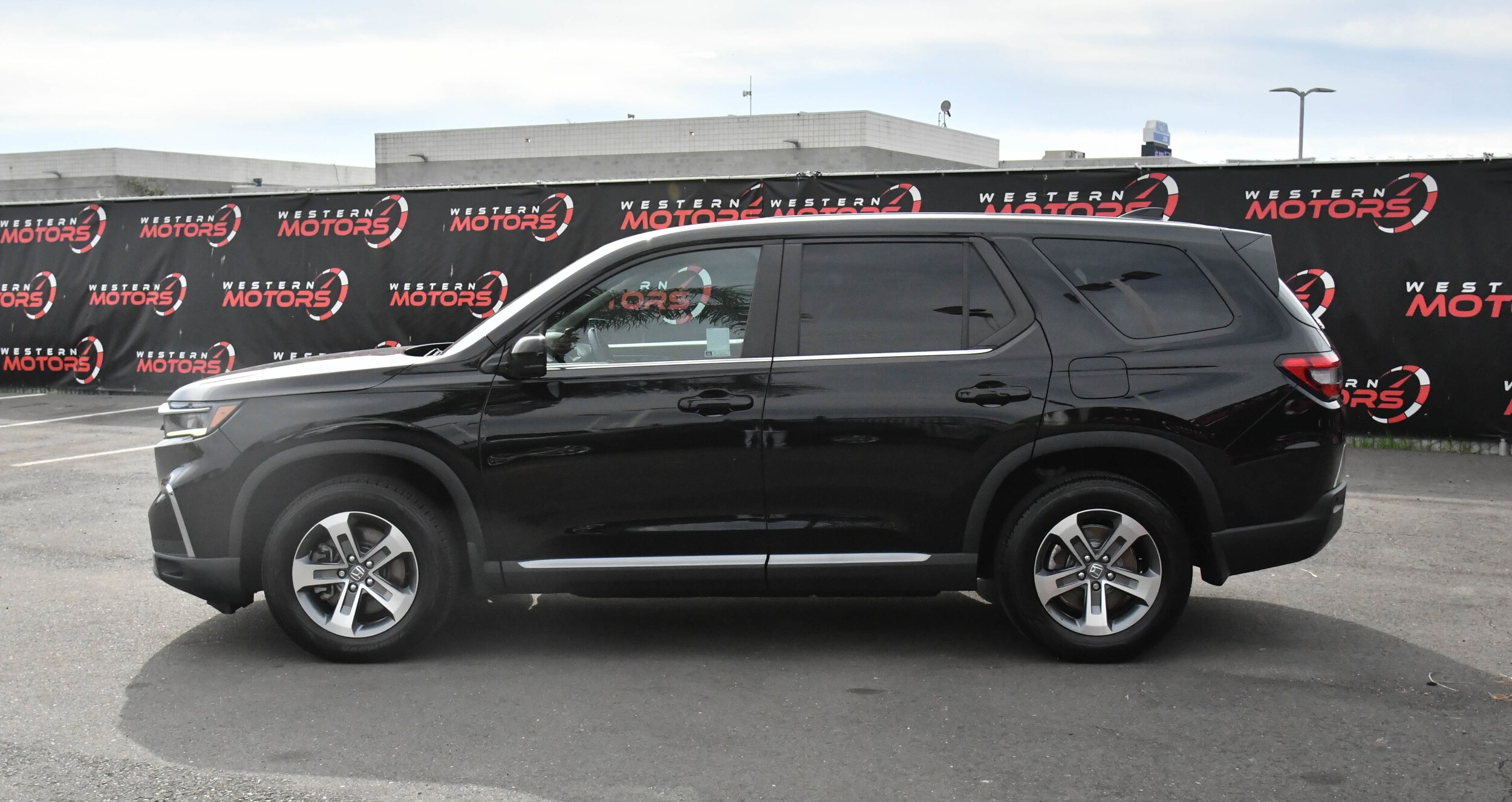 2024 Honda Pilot EX-L photo 2