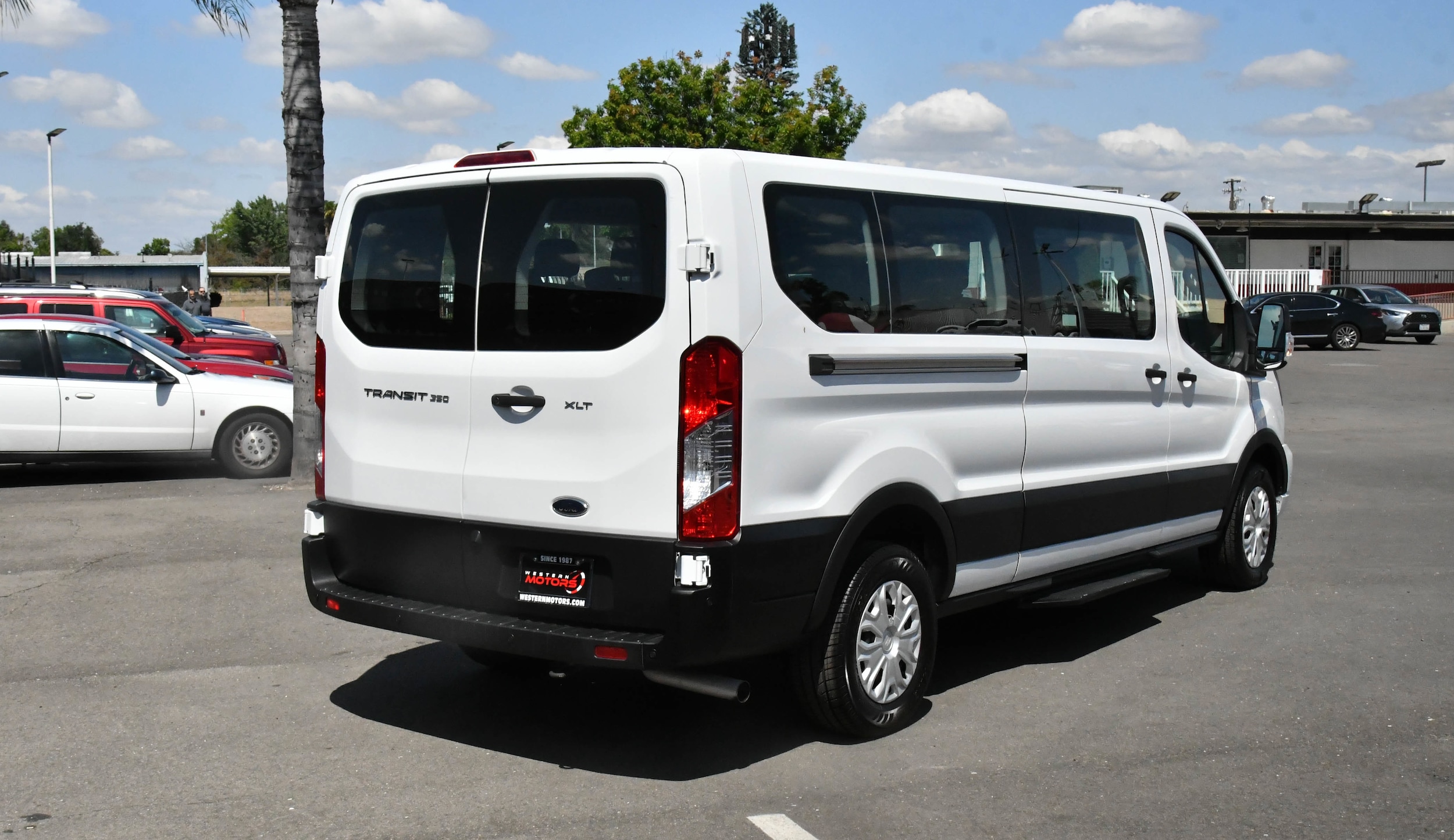 2023 Ford Transit Passenger Van XLT - Photo 7