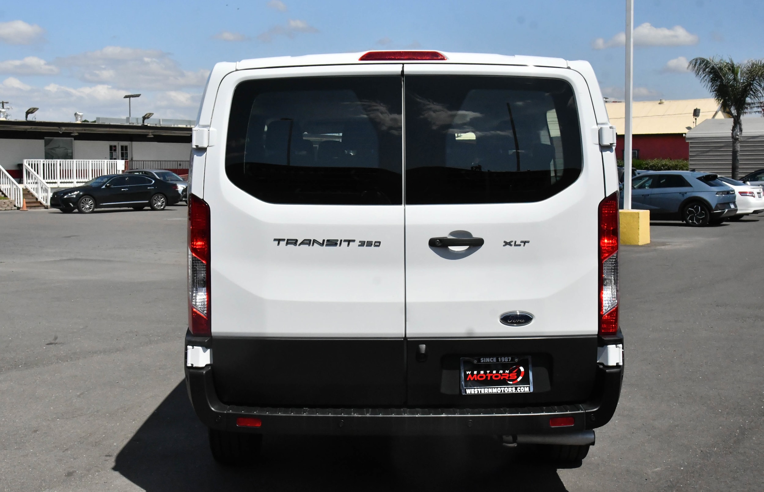 2023 Ford Transit Passenger Van XLT - Photo 6