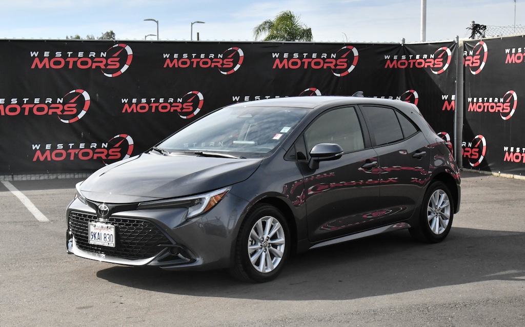 Used 2024 Toyota Corolla Hatchback SE Hatchback 4D Hatchback