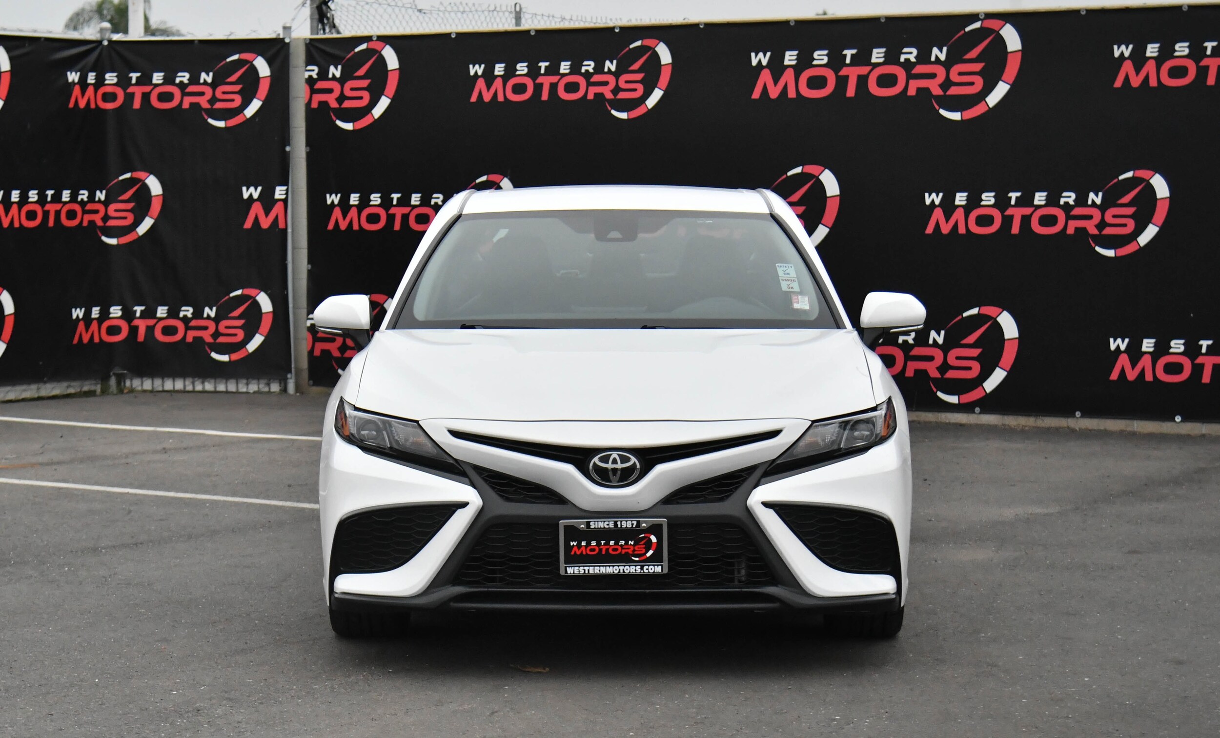 2024 Toyota Camry SE photo 2