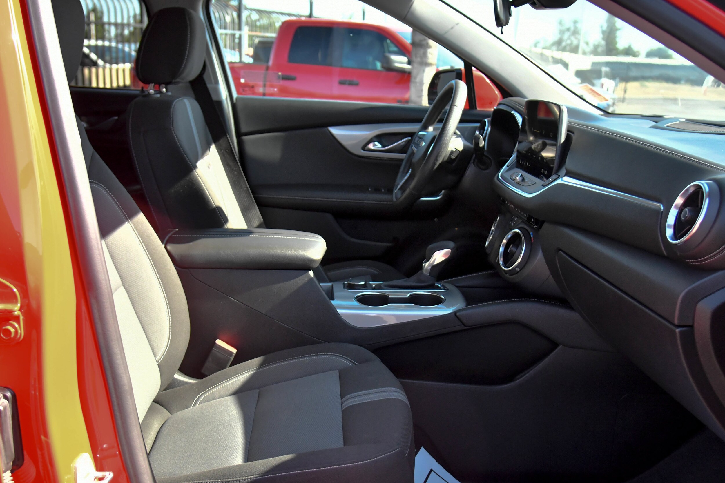 2025 Chevrolet Blazer 2LT - Photo 40