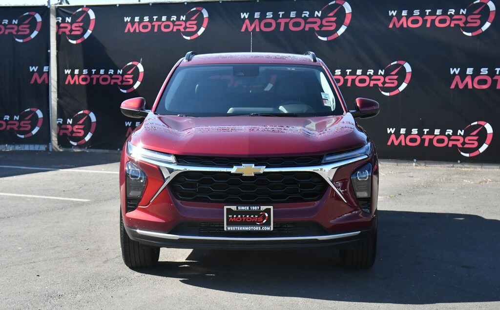 Used 2025 Chevrolet Trax LT SUV