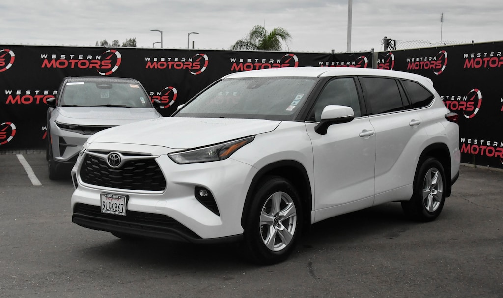 Used 2022 Toyota Highlander LE SUV