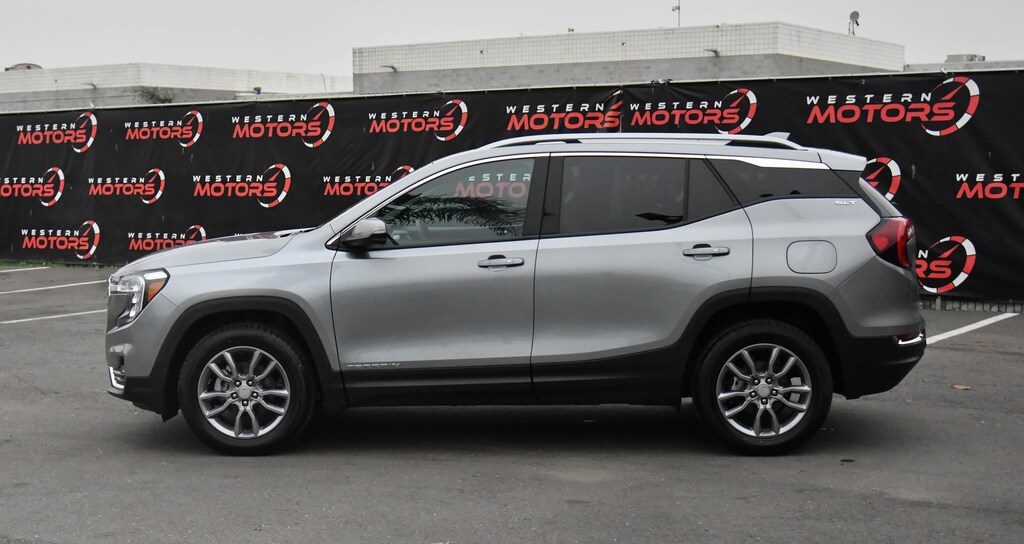 Used 2024 GMC Terrain SLT SUV